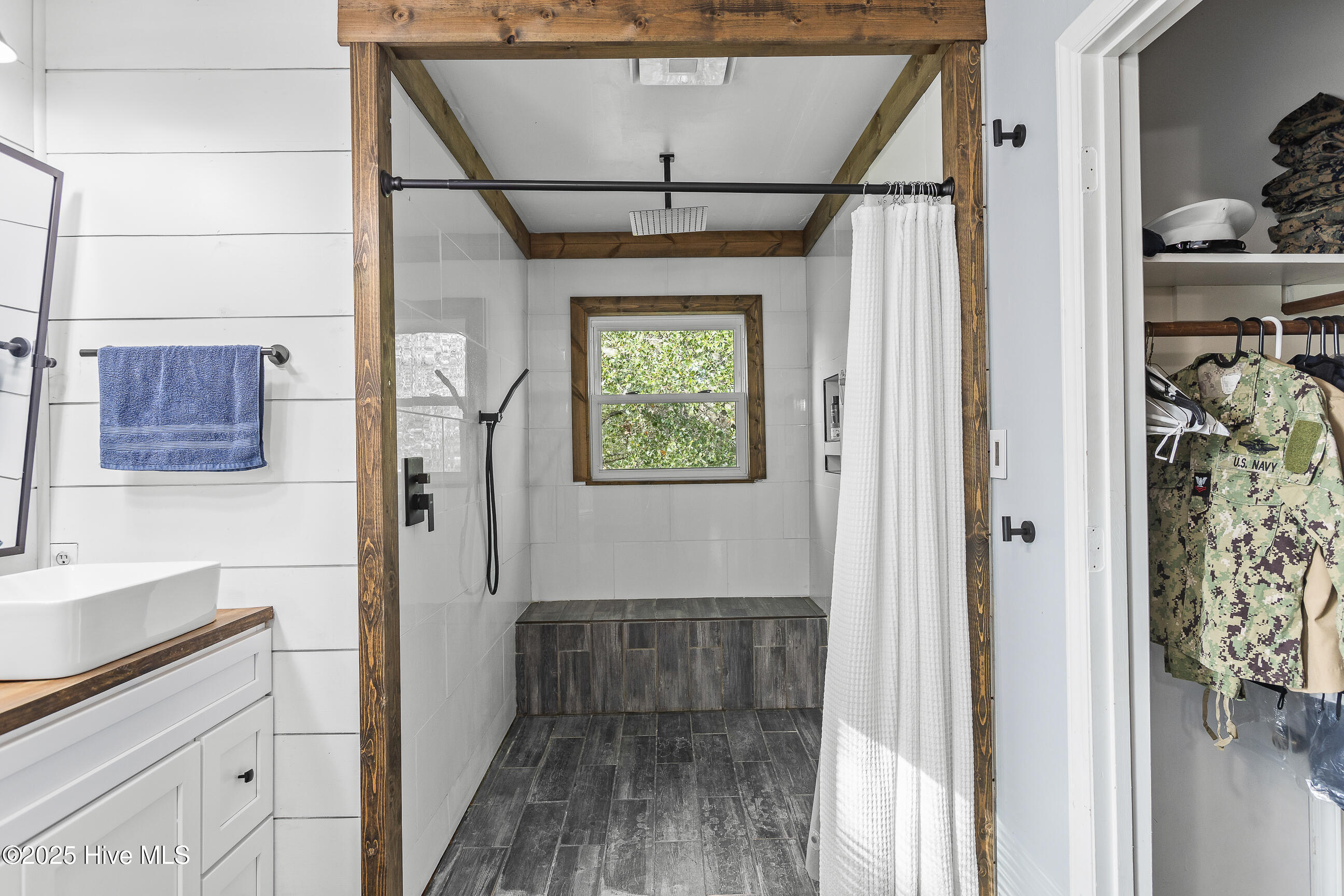 100539882 | Photo 27