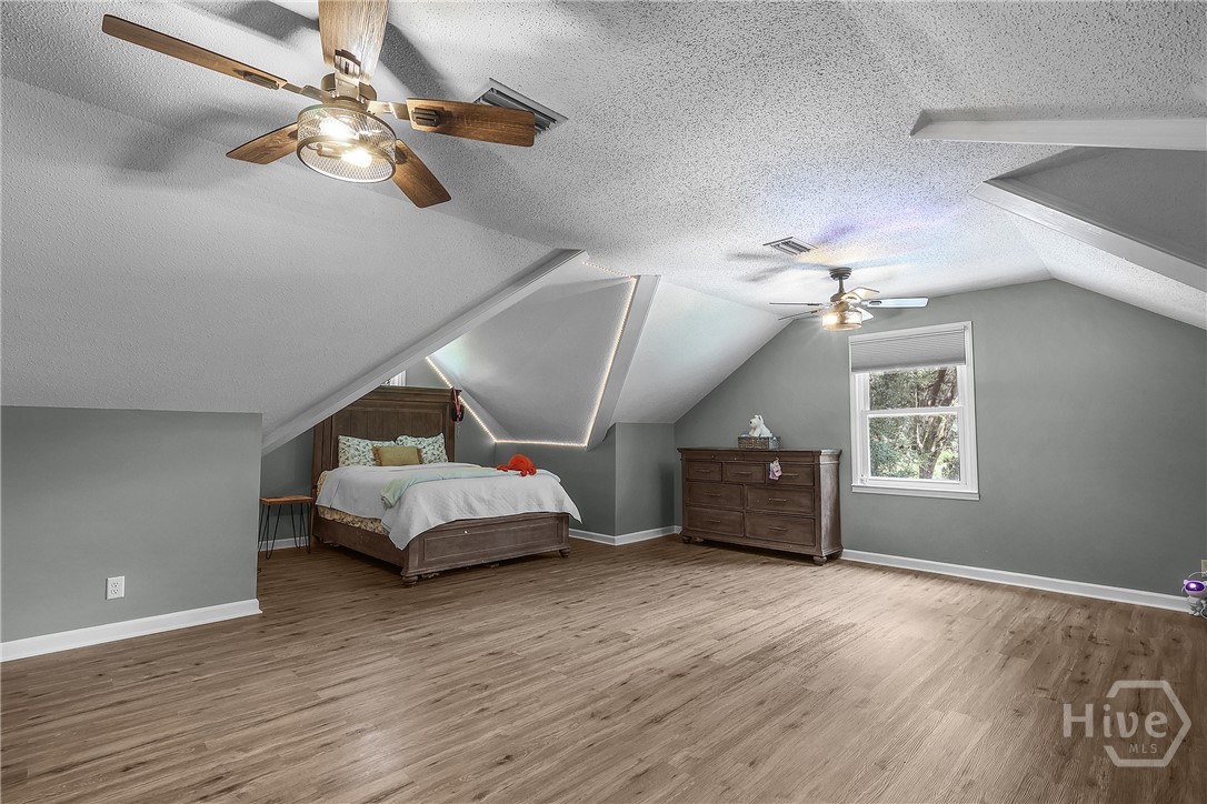 Fifth bedroom (upstairs)