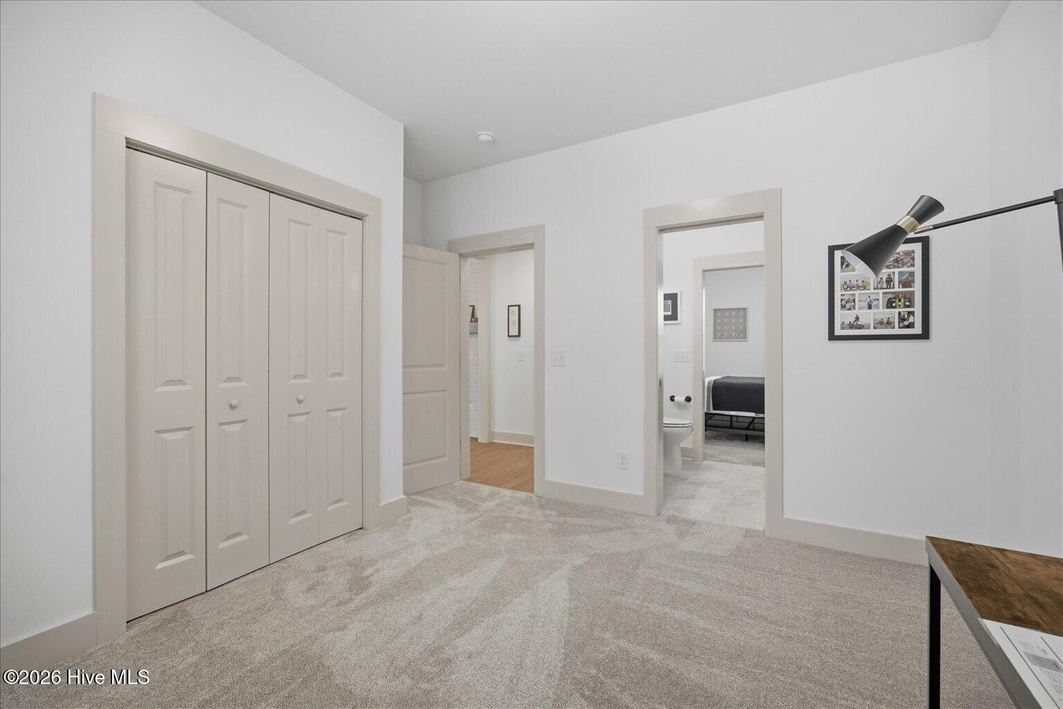 100562705 | Photo 32