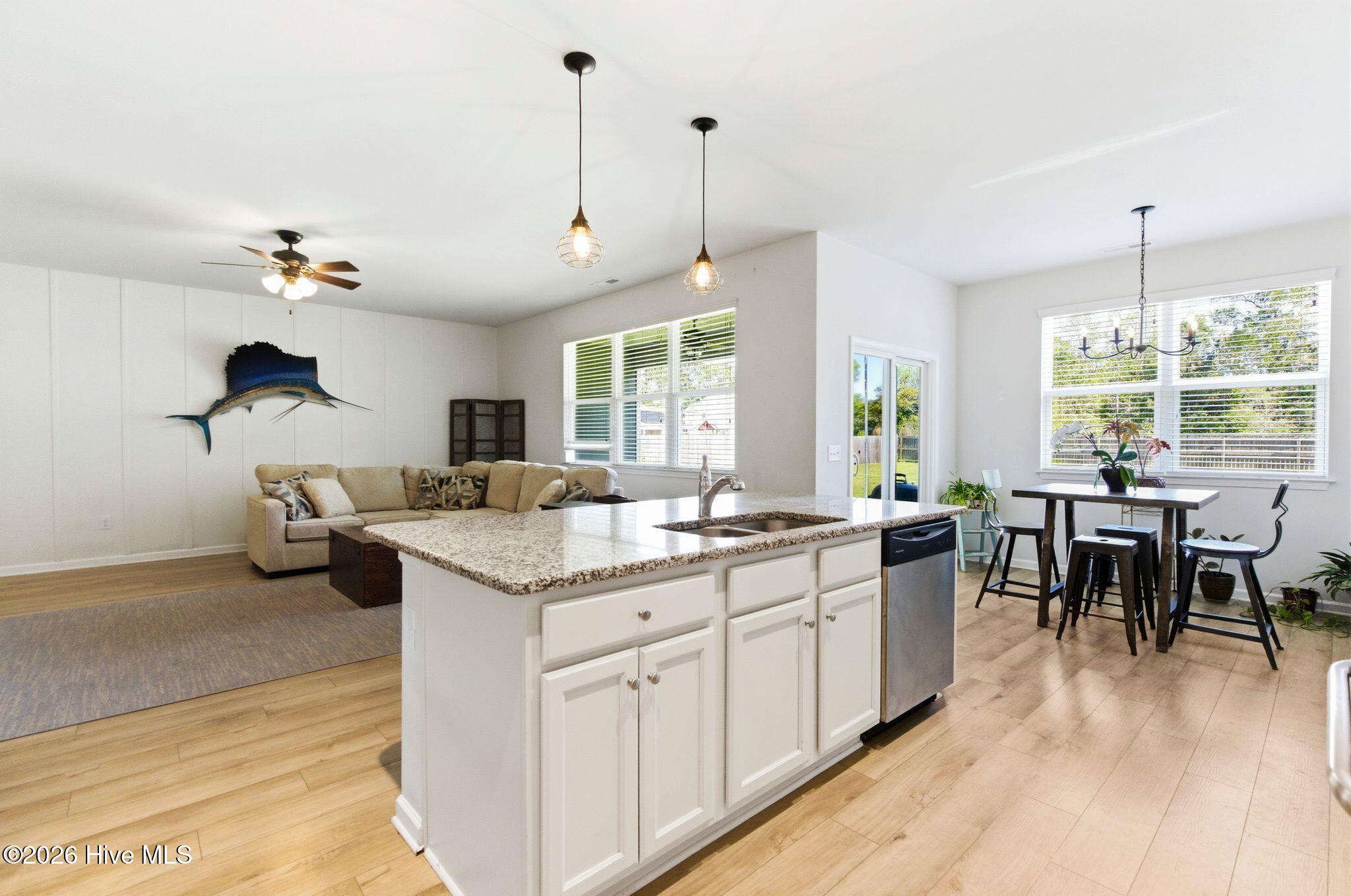 100566850 | Photo 16