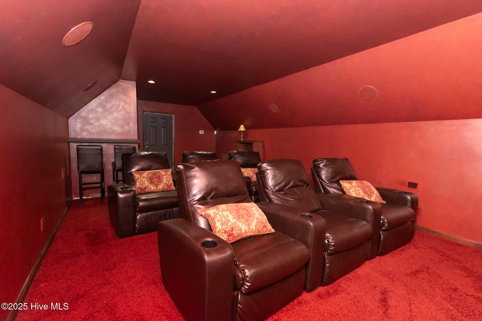 100529268 | Photo 52