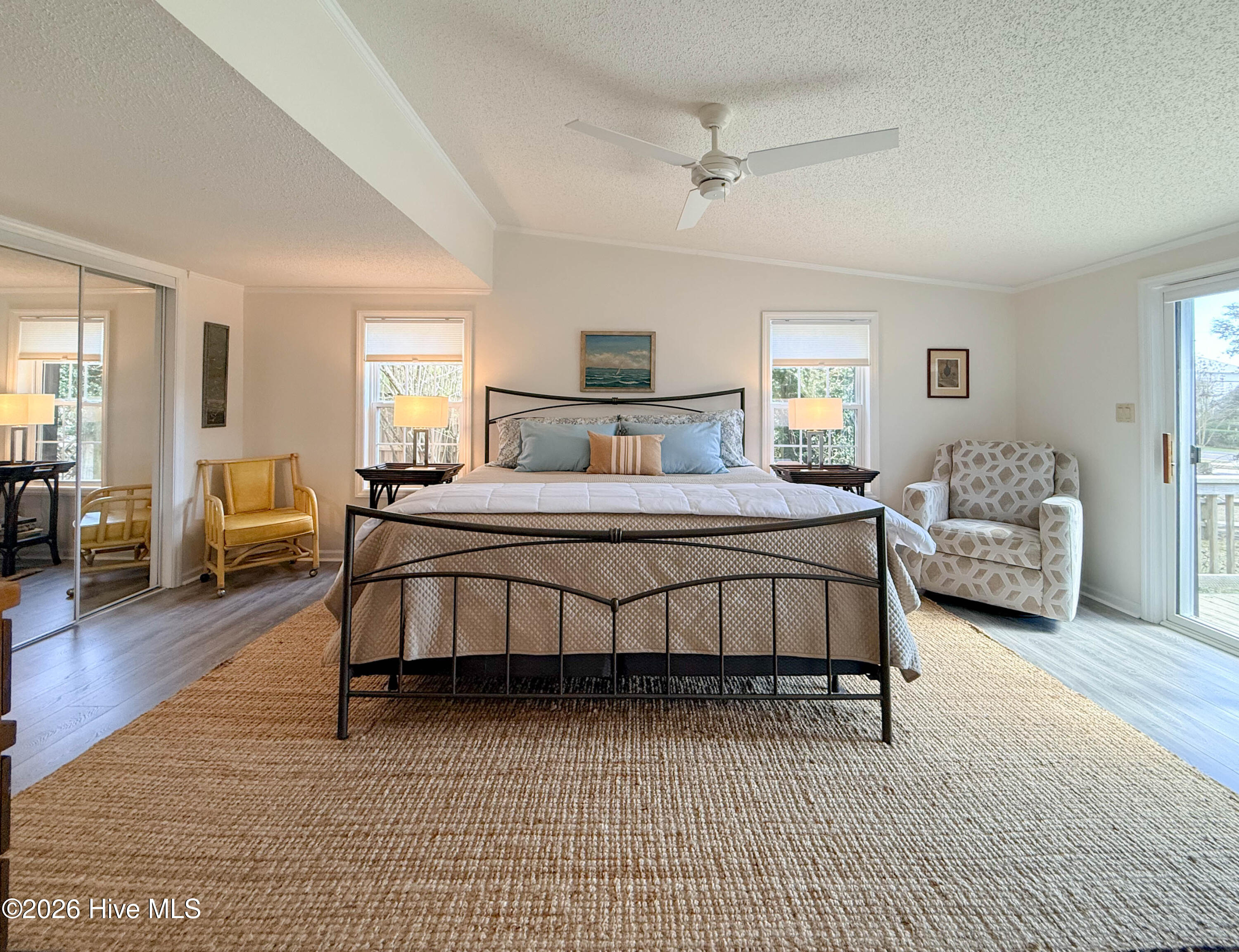 100559362 | Photo 36