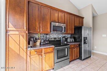 100559576 | Photo 17