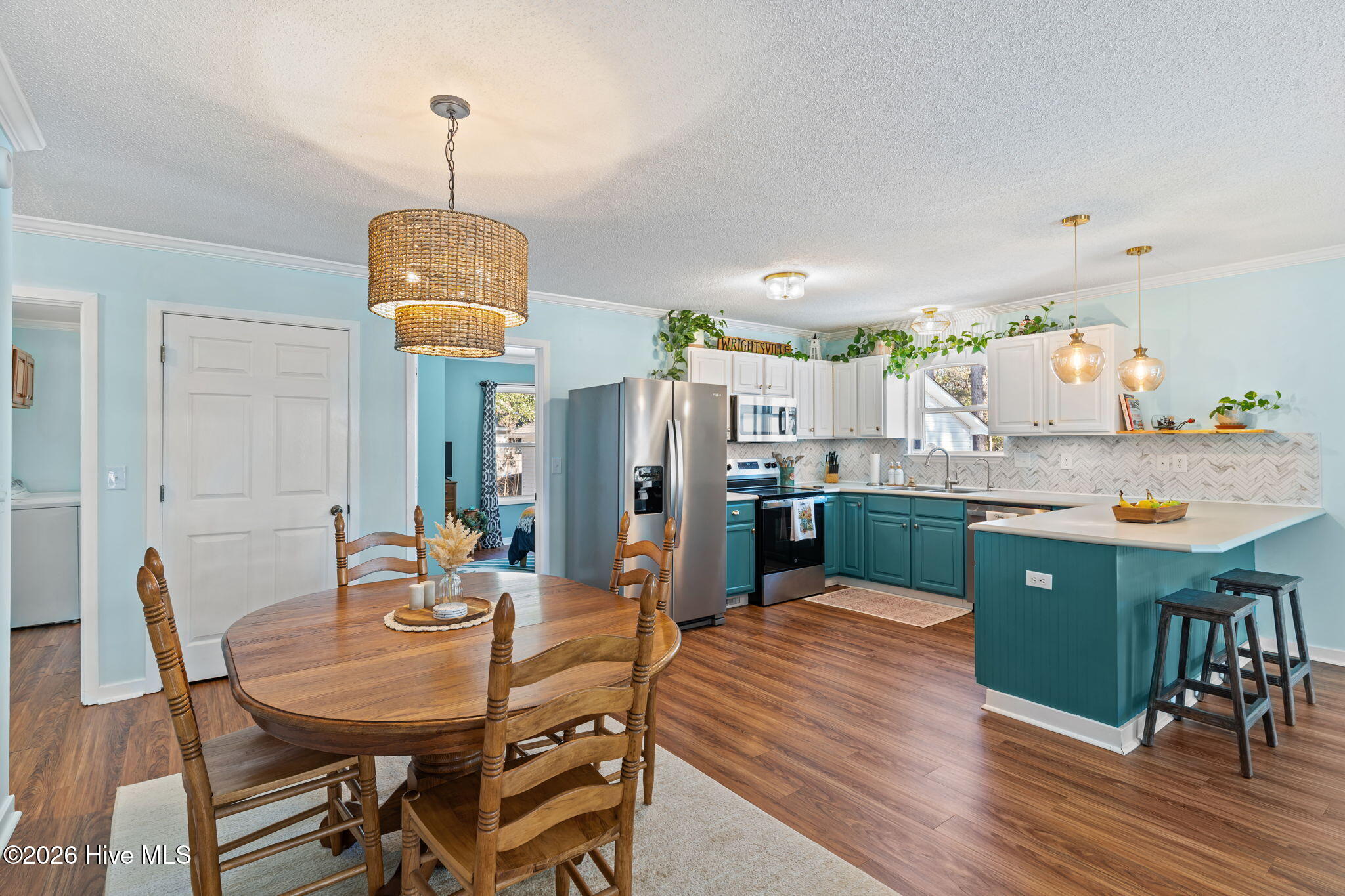 100557804 | Photo 33