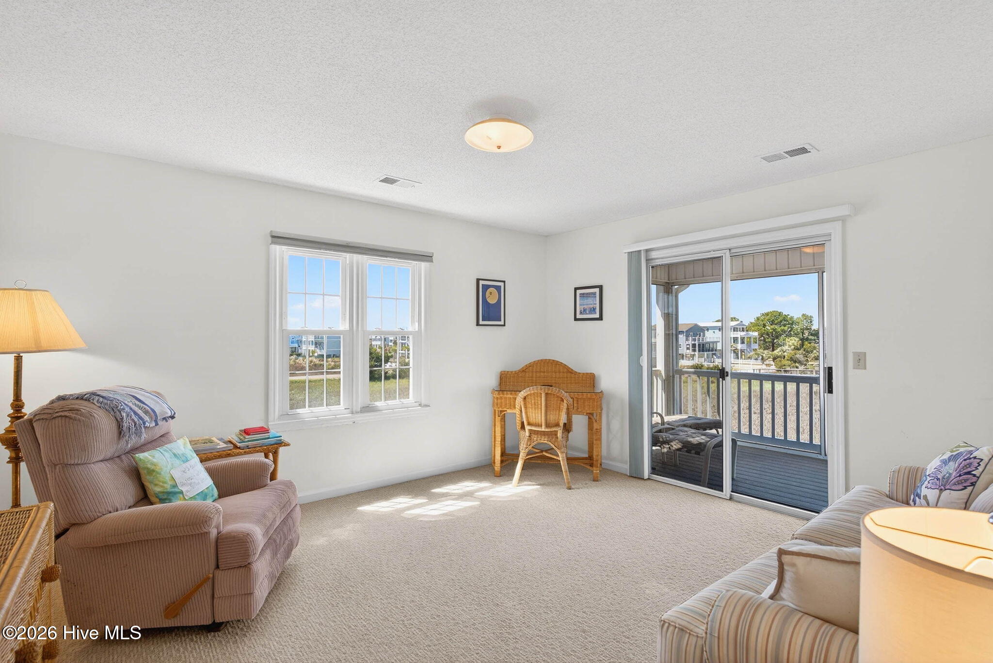 100564703 | Photo 28