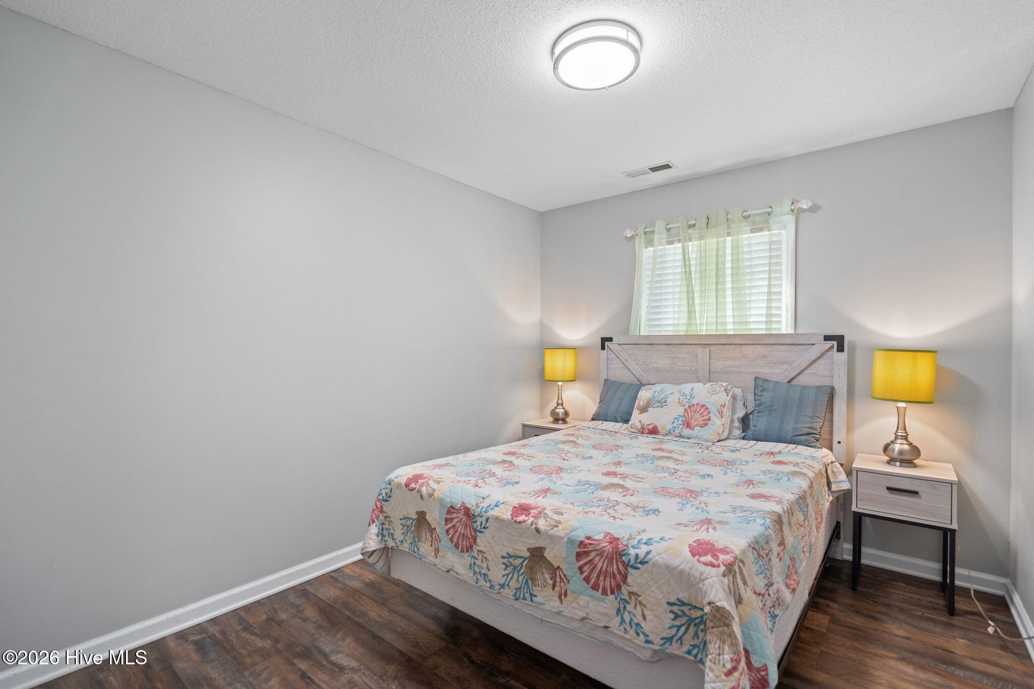 100558110 | Photo 33