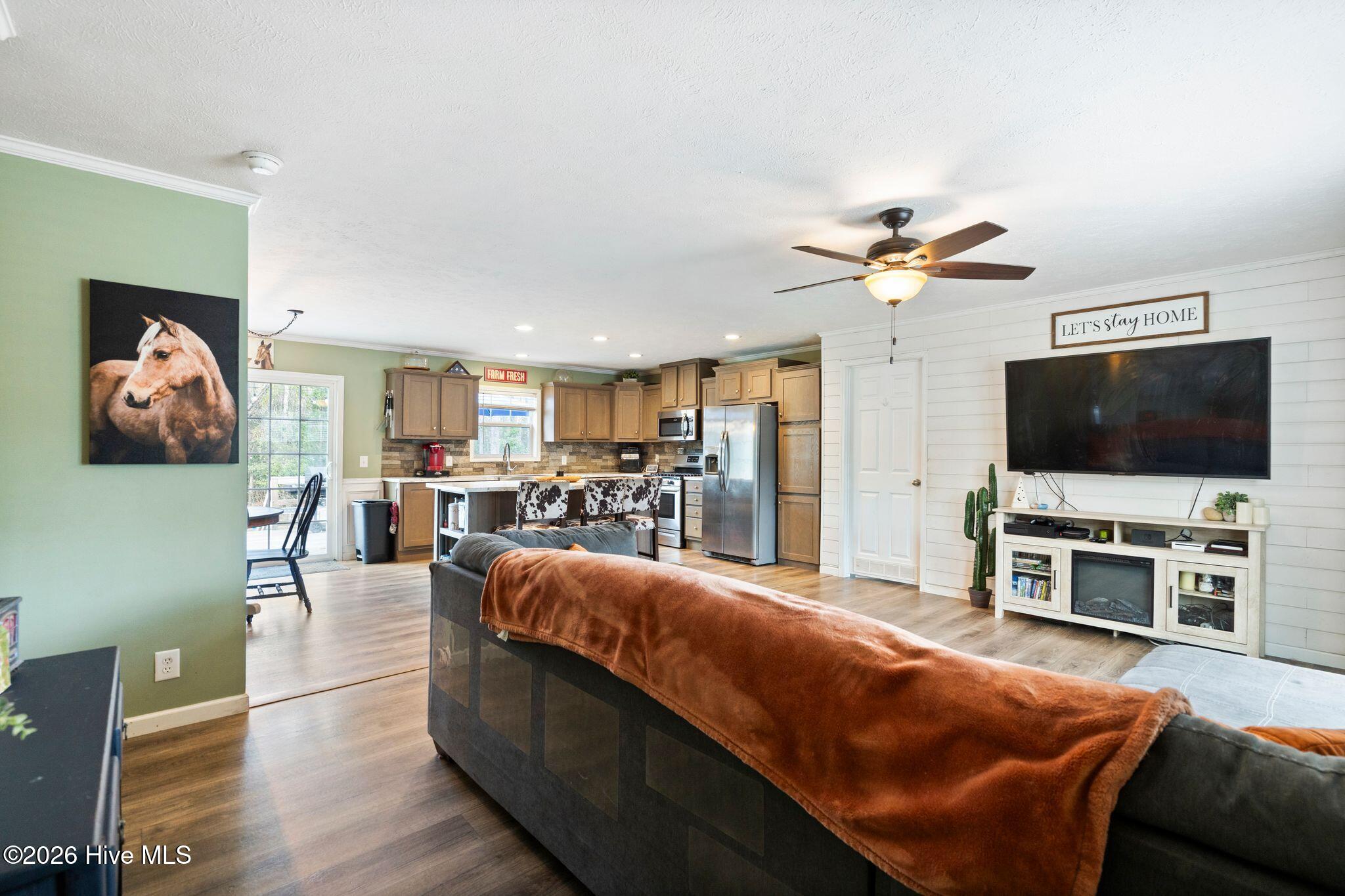 100559666 | Photo 12