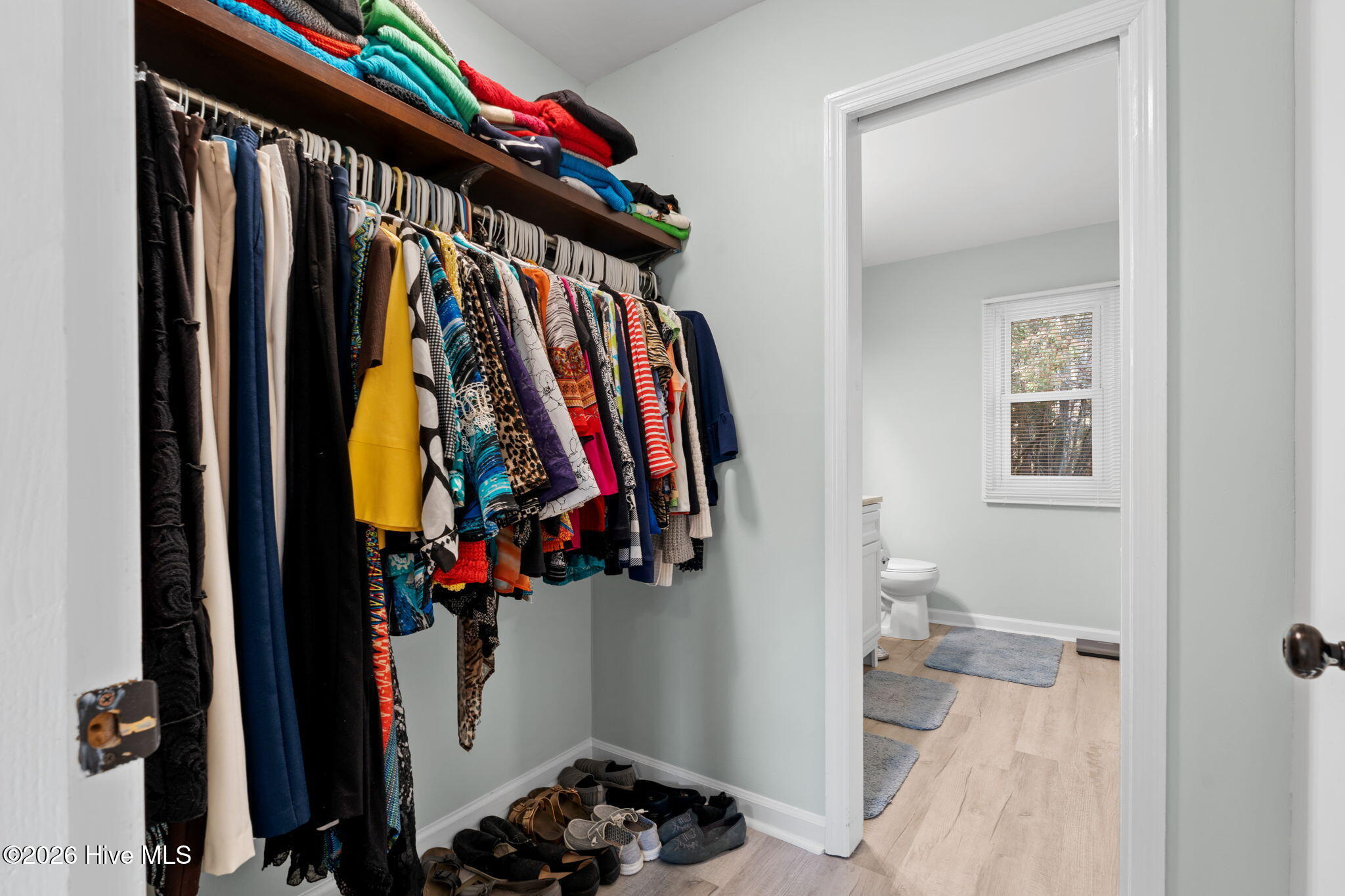 100563961 | Photo 16