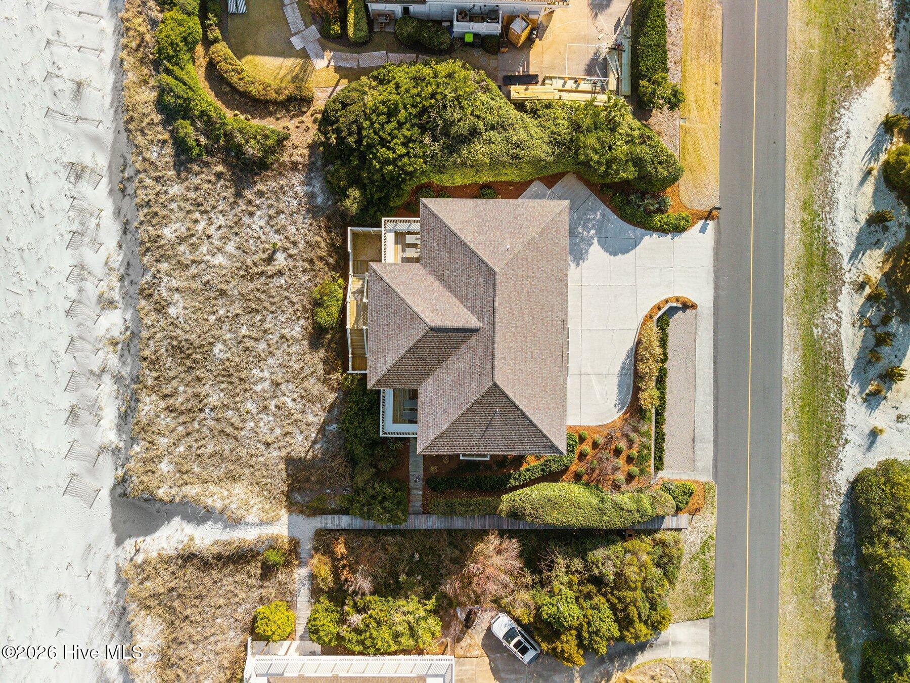 100560851 | Photo 56