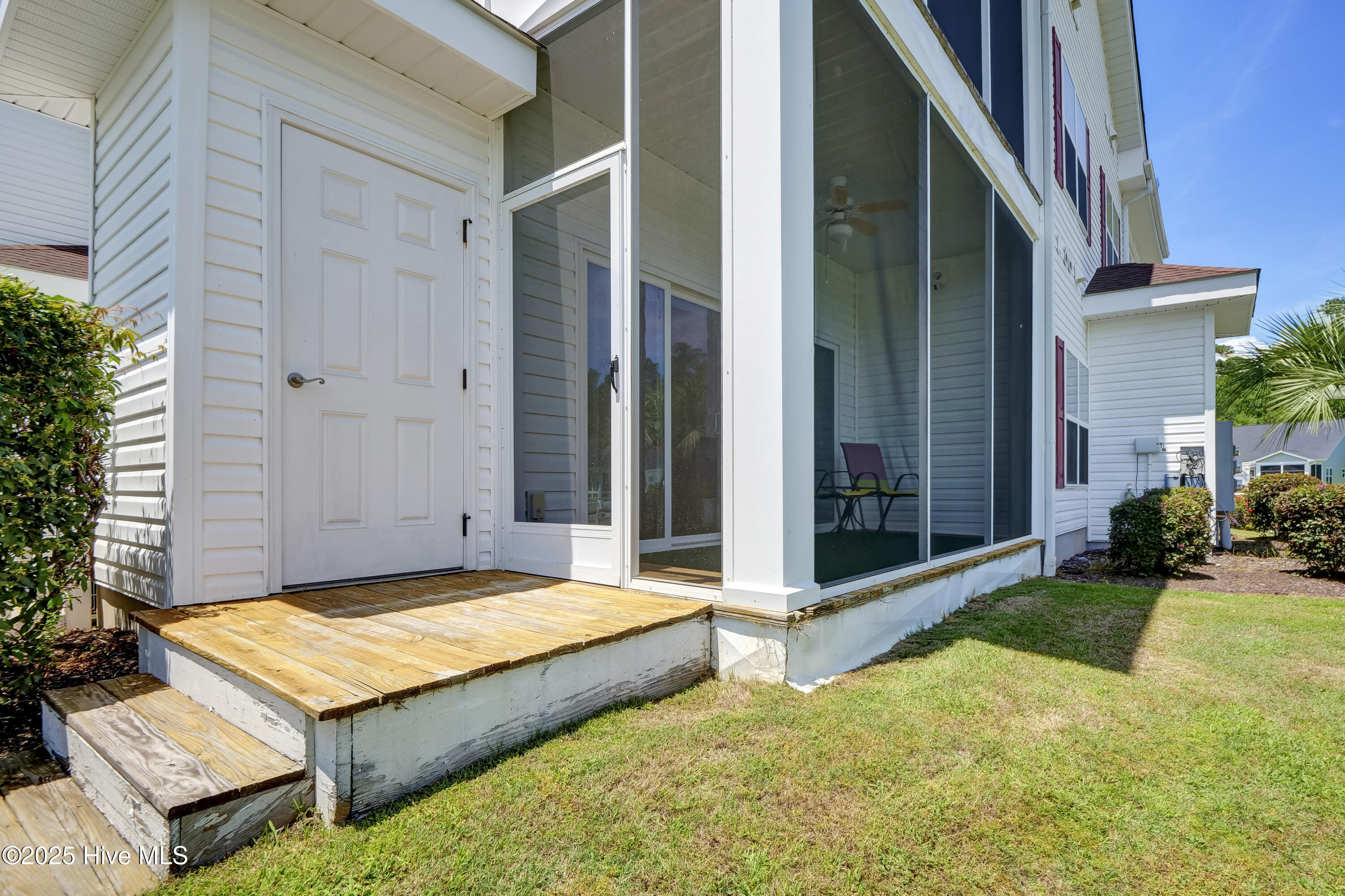 100515209 | Photo 26