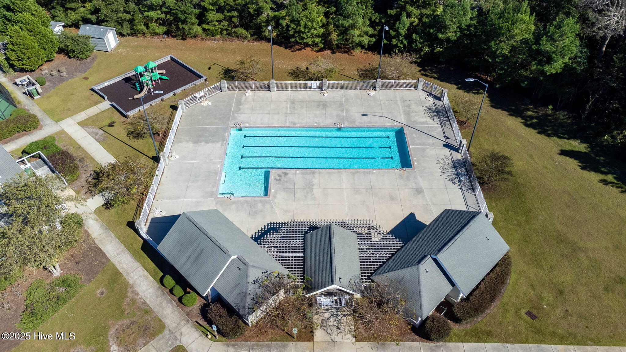 100536642 | Photo 46