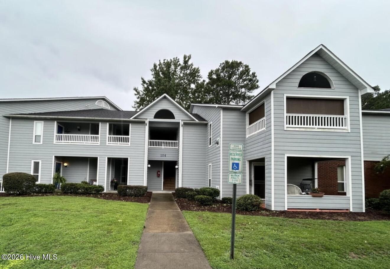 Undisclosed Address, Greenville, NC, 27858