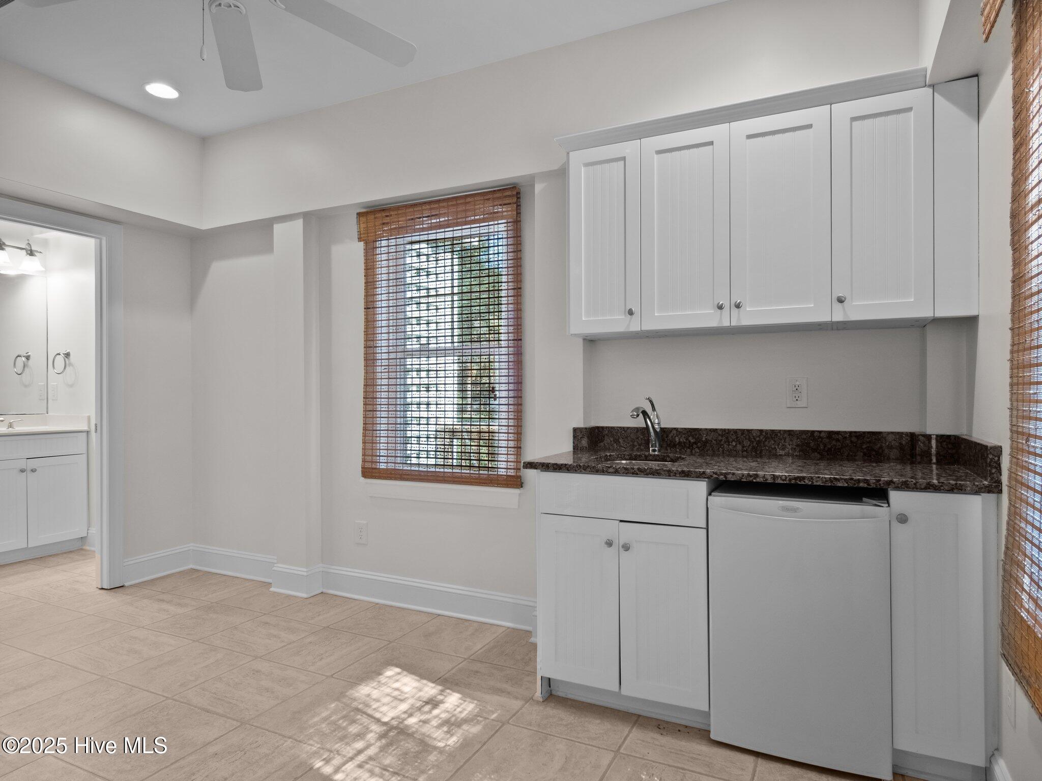 100518679 | Photo 43