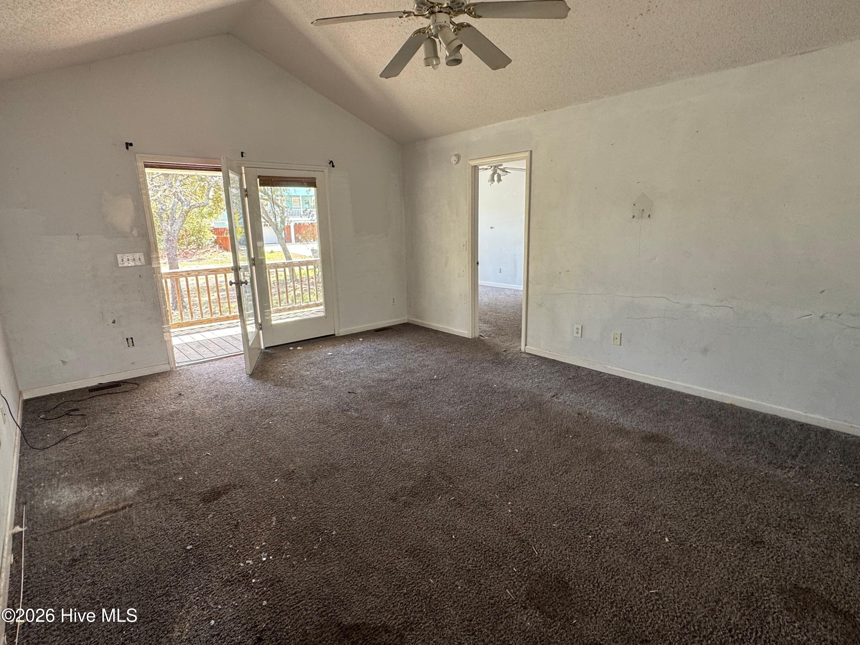 100561066 | Photo 10