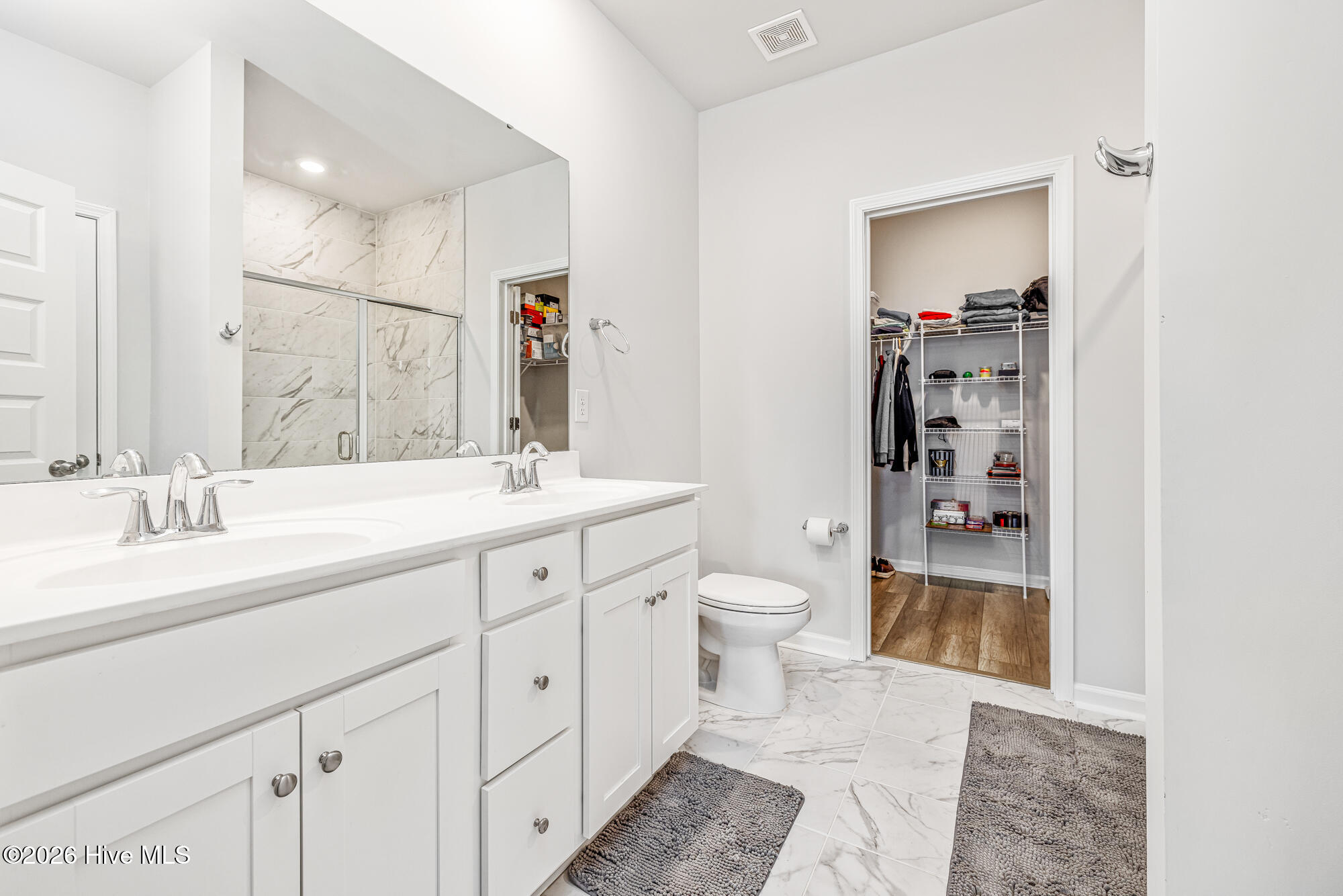 100562008 | Photo 16