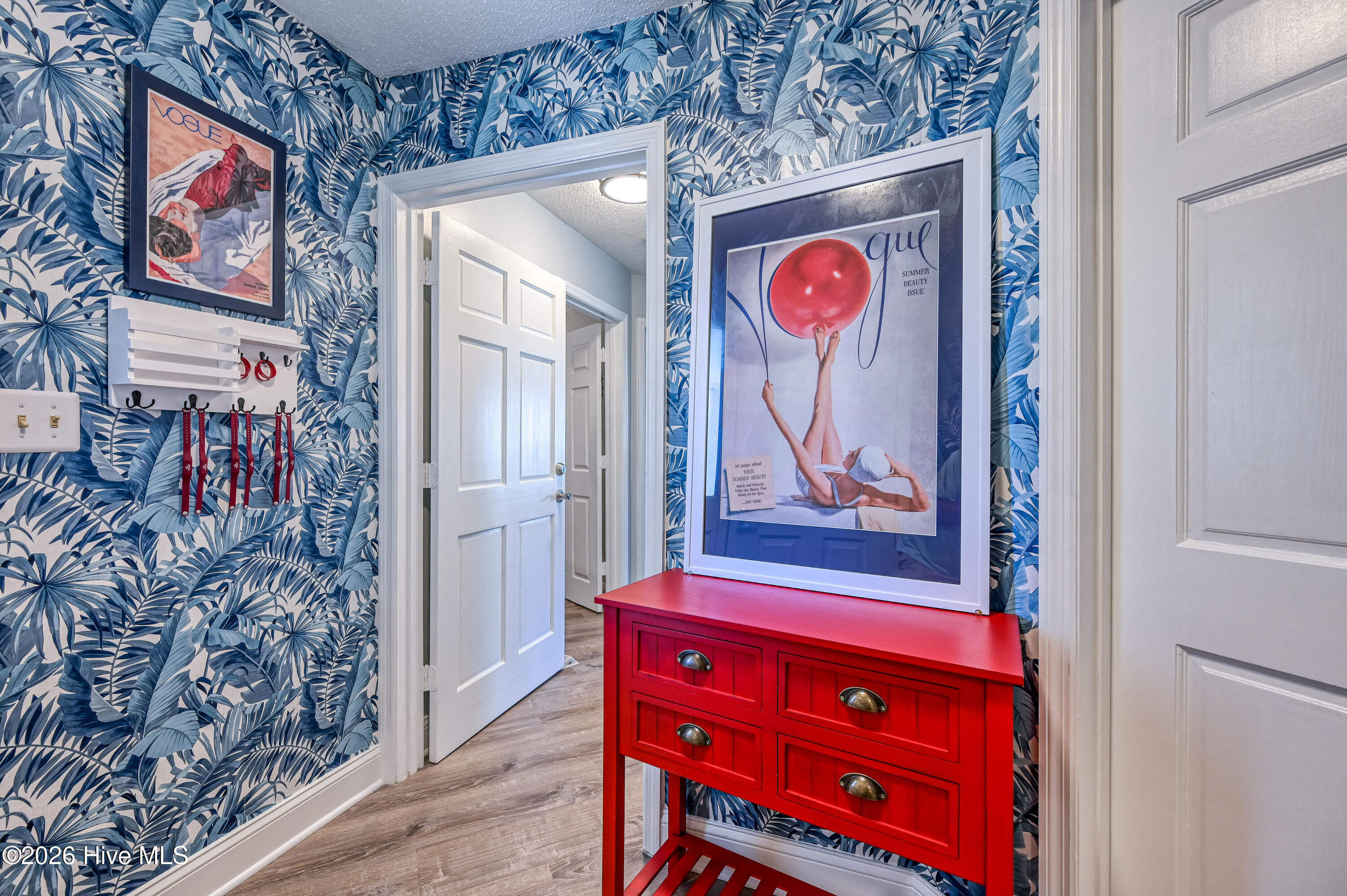 100568256 | Photo 19