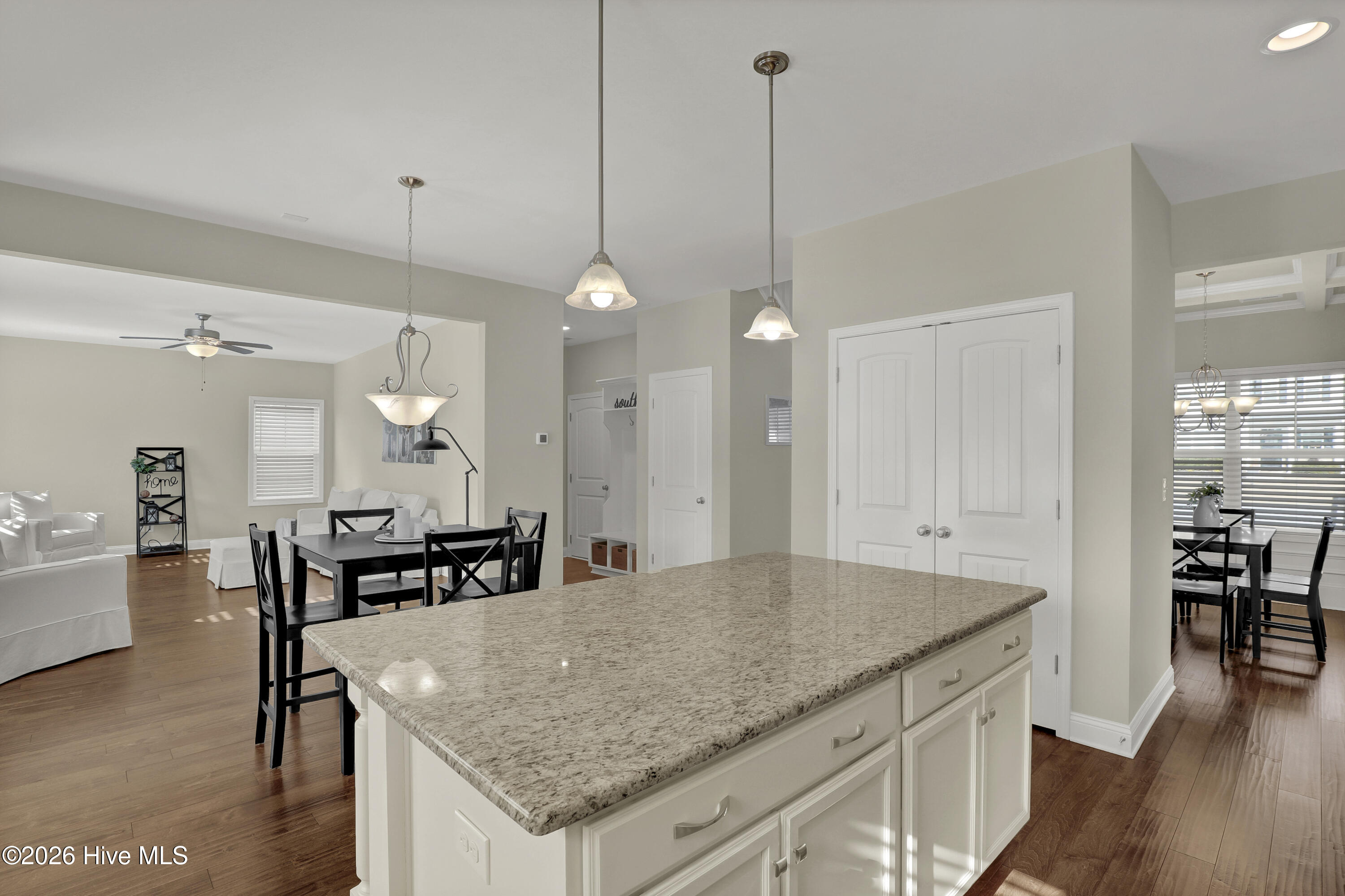 100550912 | Photo 11