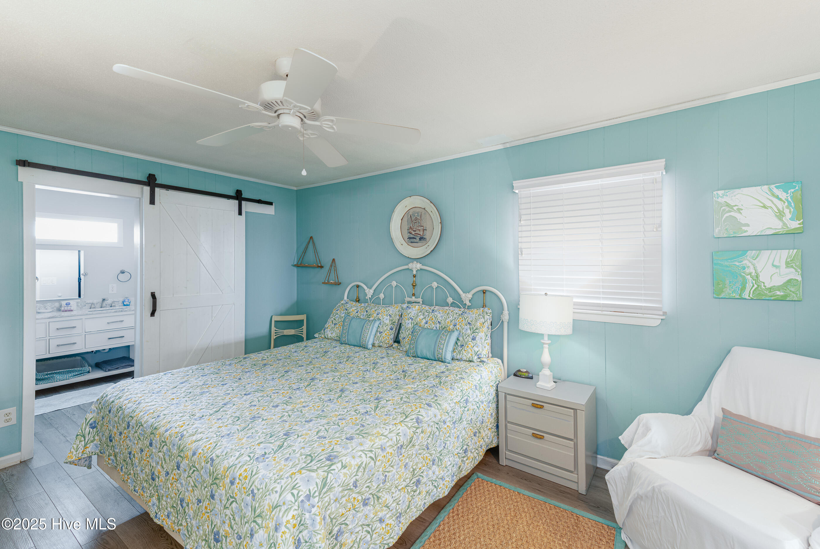 100530015 | Photo 24