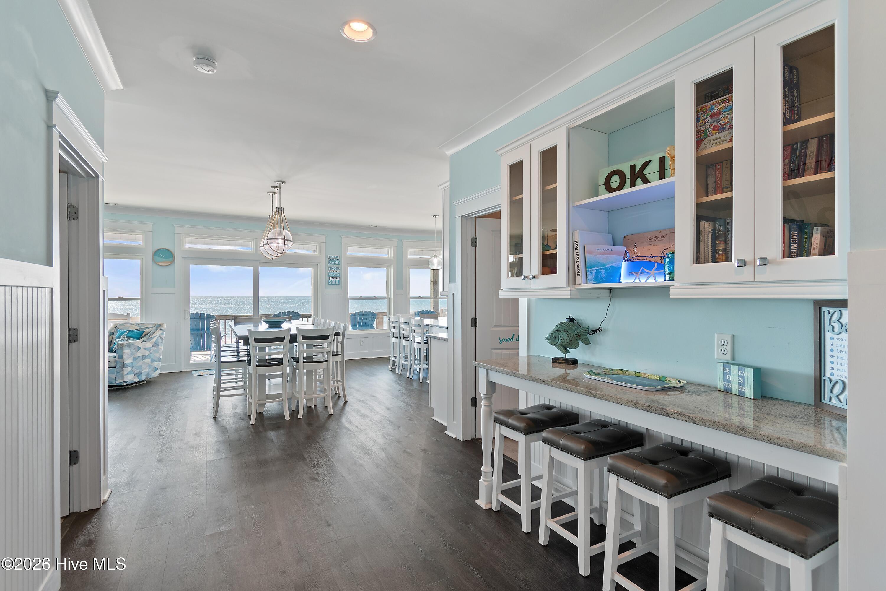 100557175 | Photo 35