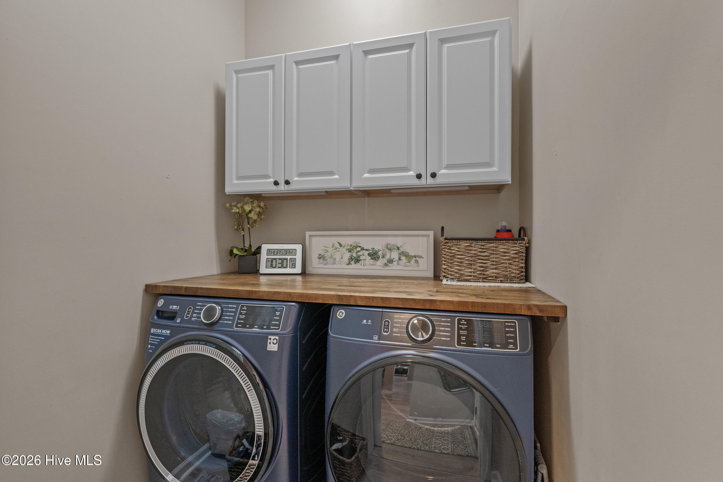 100562185 | Photo 28