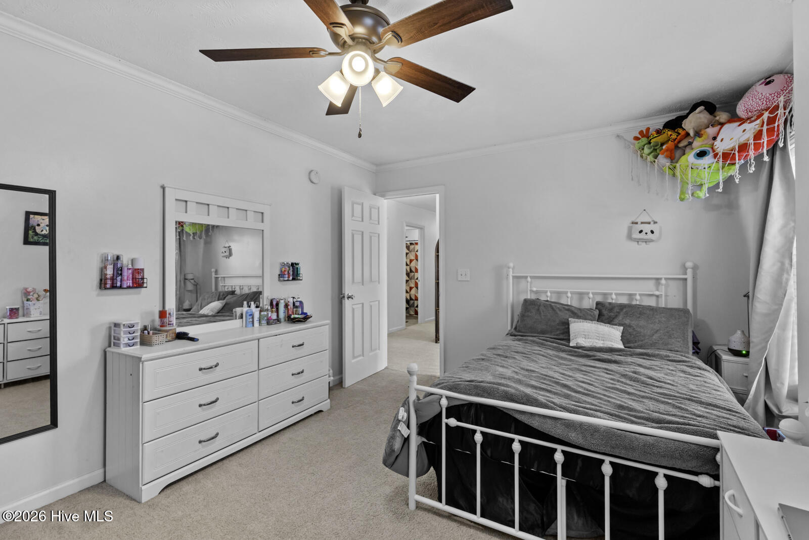 100562743 | Photo 36