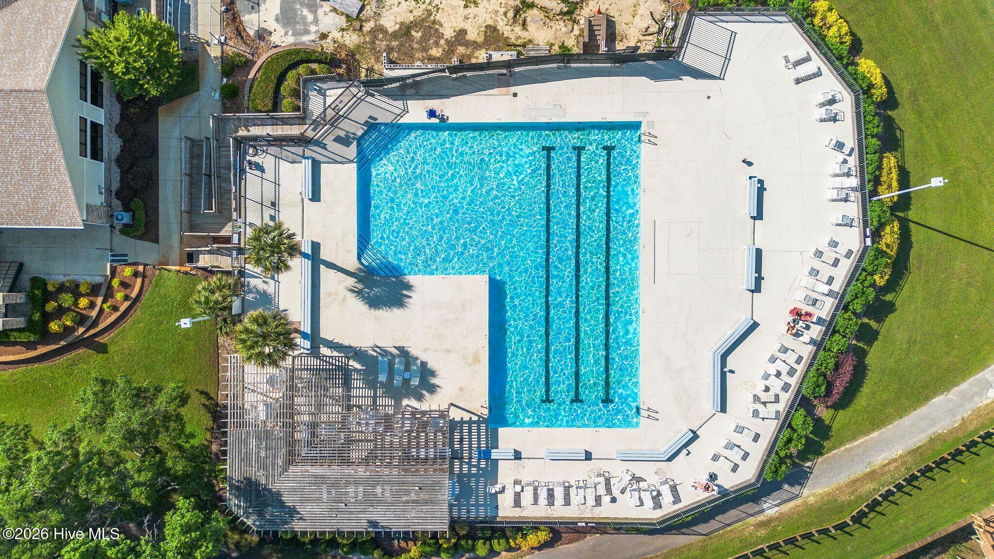 100562412 | Photo 91