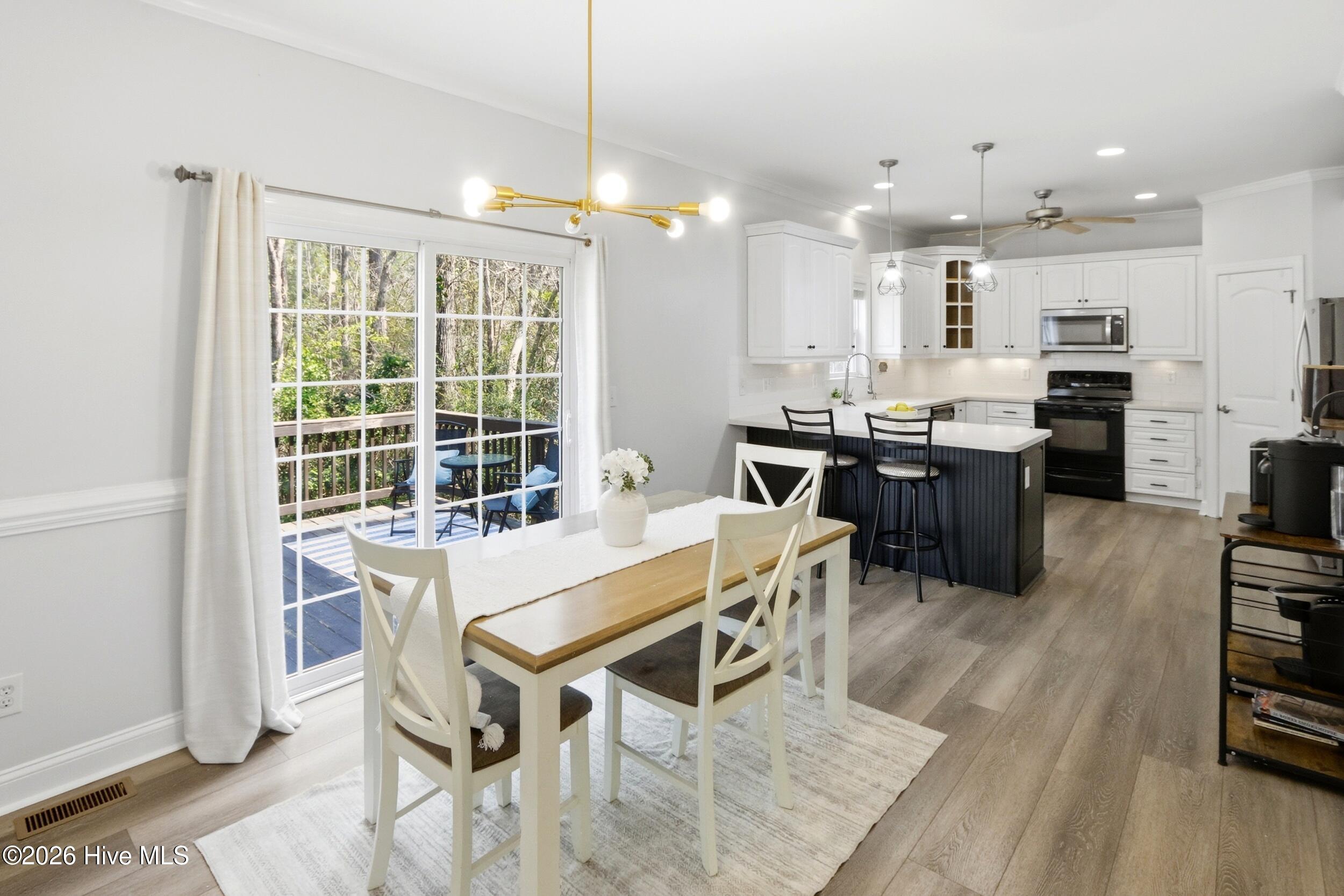 100562150 | Photo 17