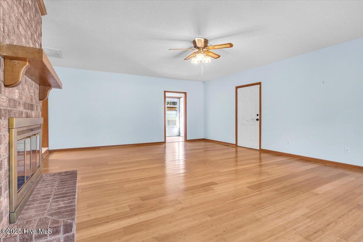 100568309 | Photo 45