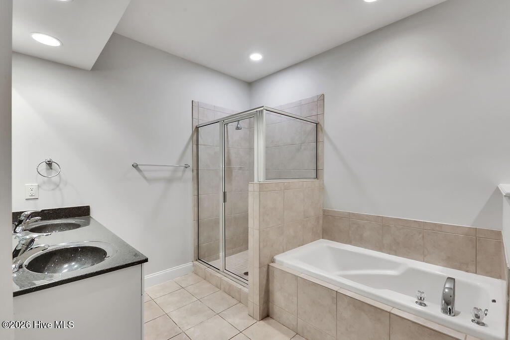 100558712 | Photo 18