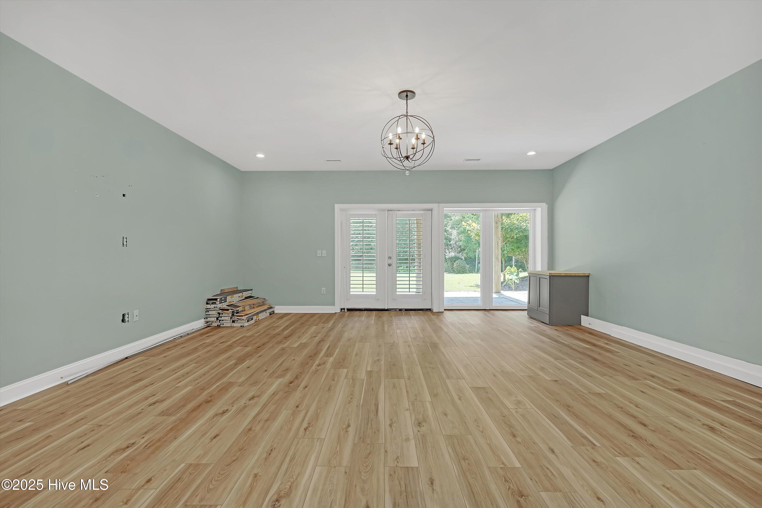 100537477 | Photo 52