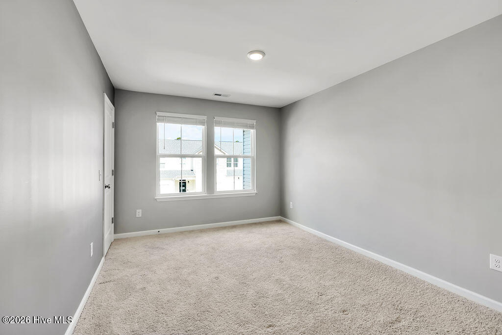 100565667 | Photo 22