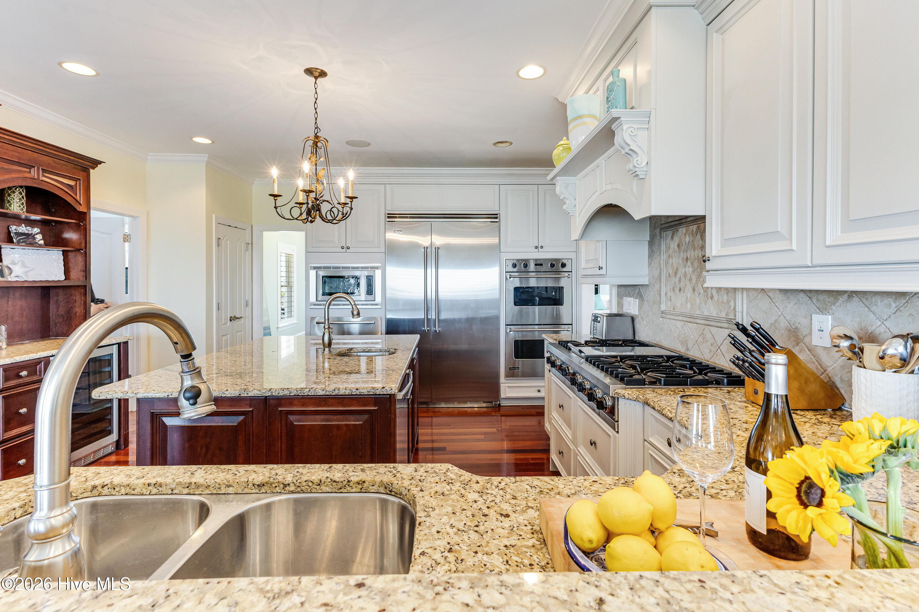 100567897 | Photo 26