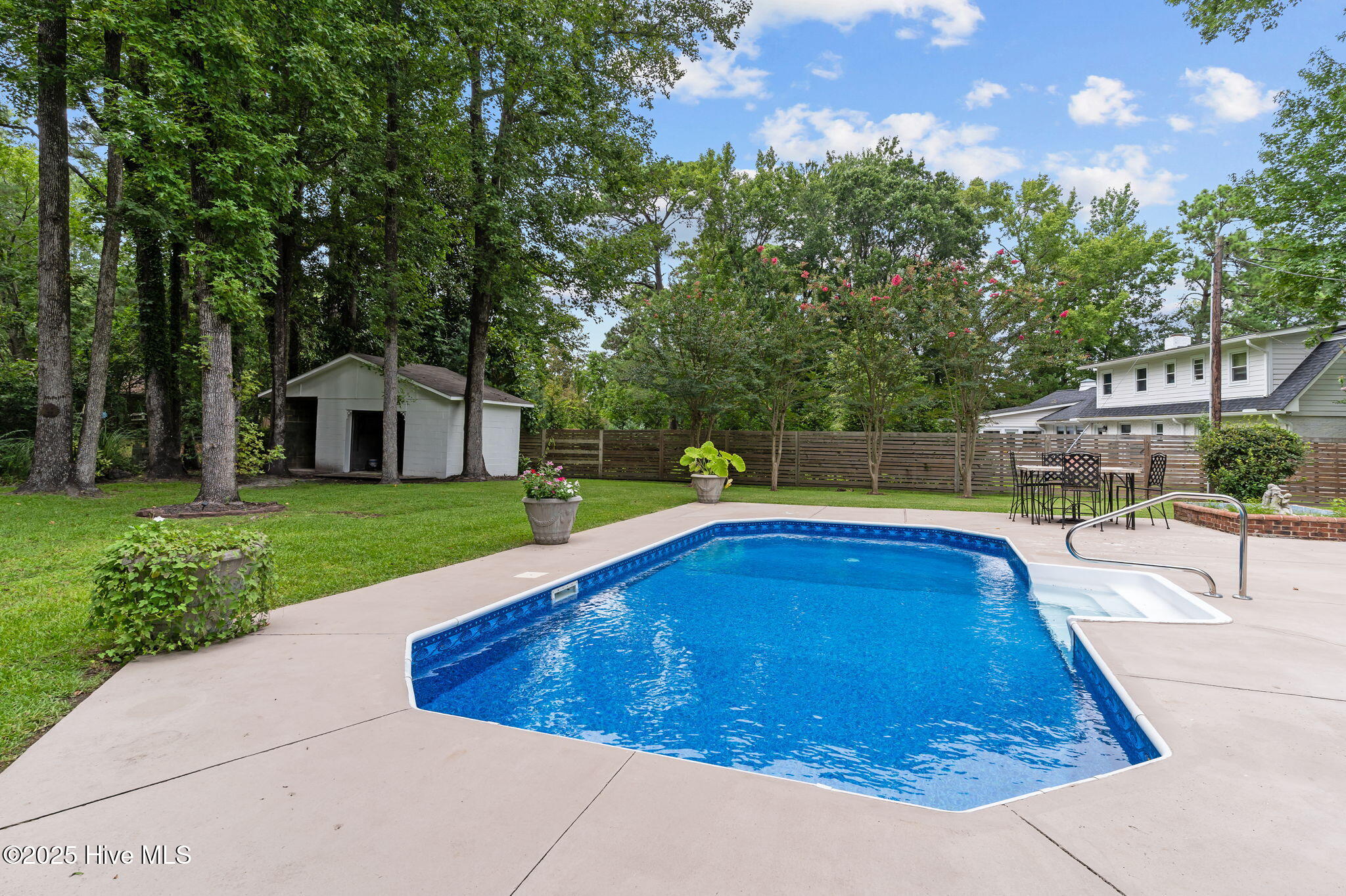 2B2B8A84-721F-47FF-930A-8C4FA54C4D76 cop