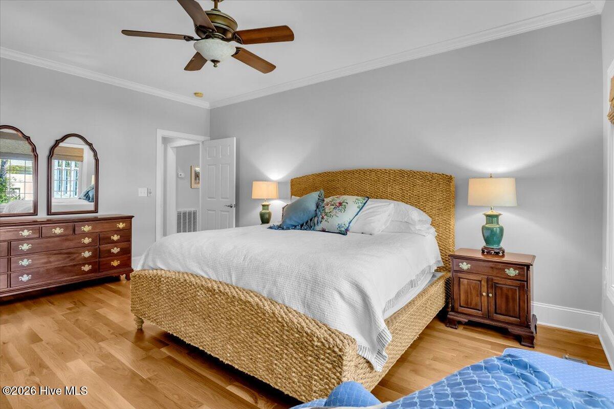 100565920 | Photo 41