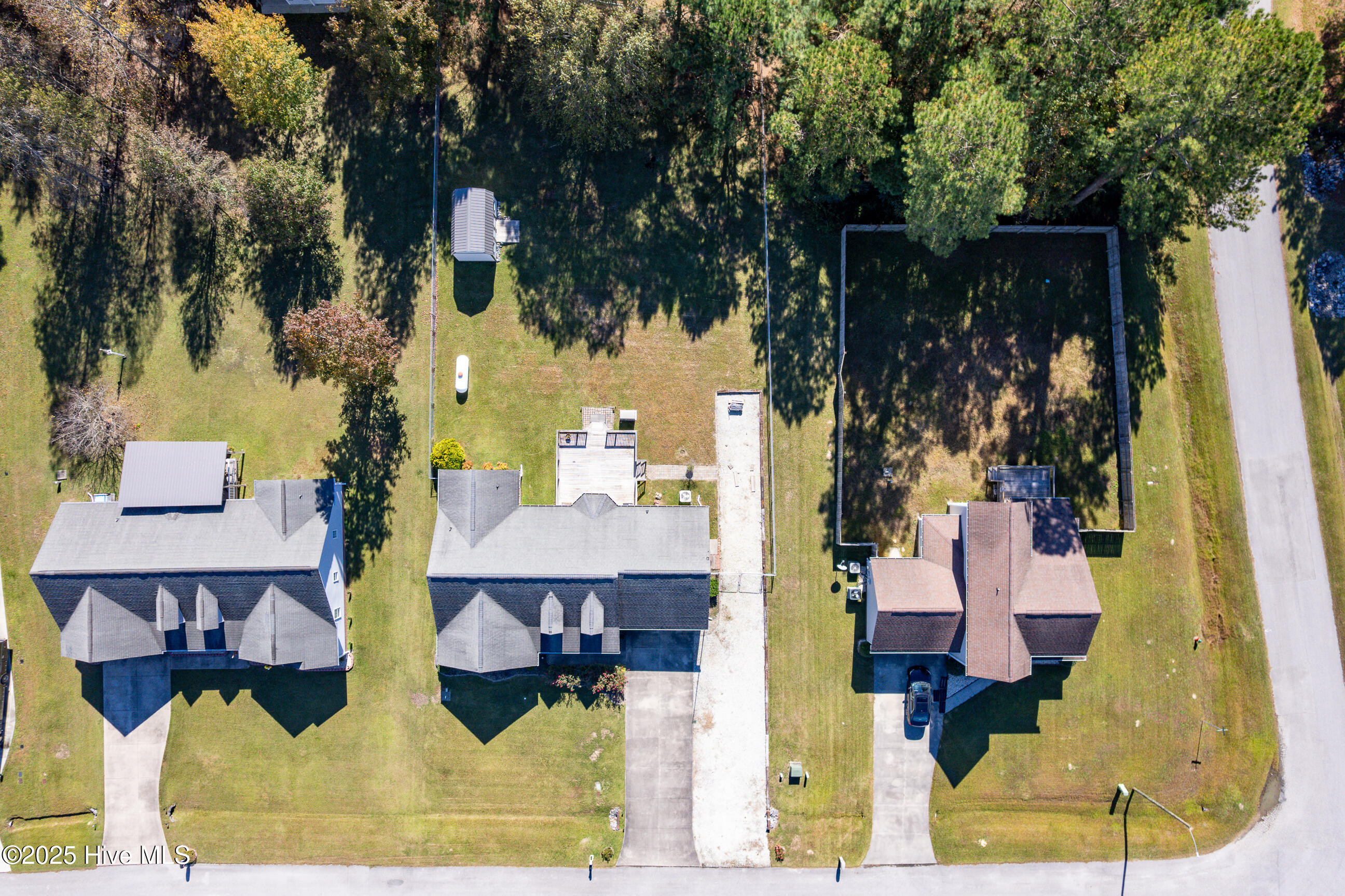 100540052 | Photo 35