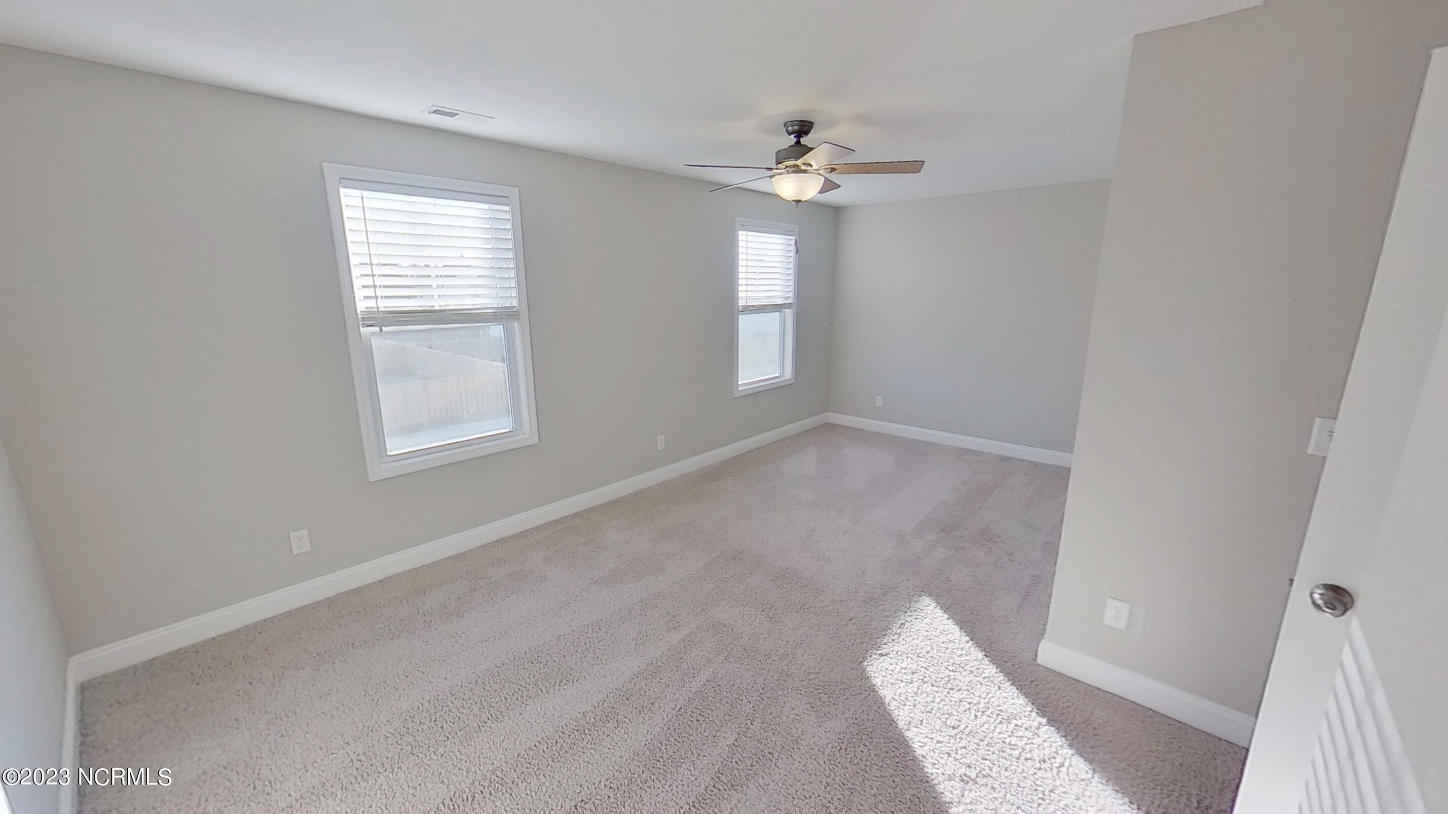 100543878 | Photo 33