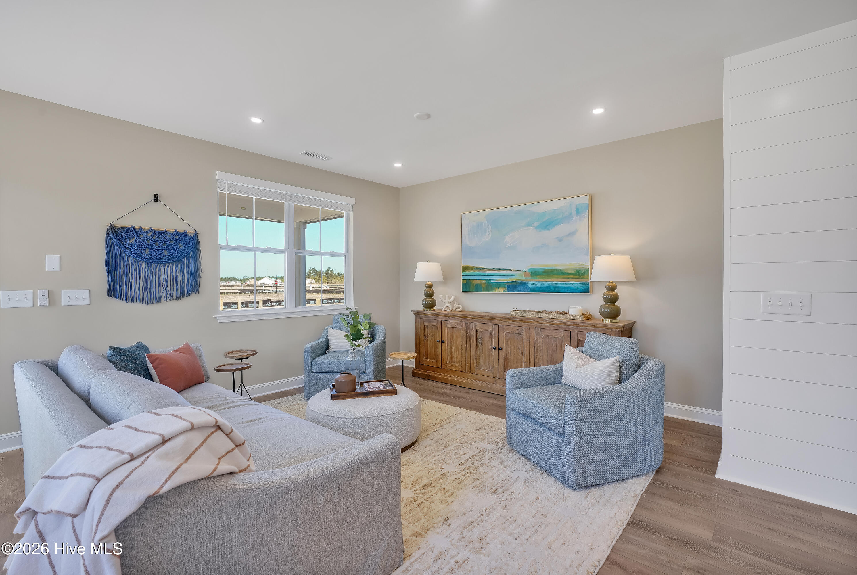 100557147 | Photo 10