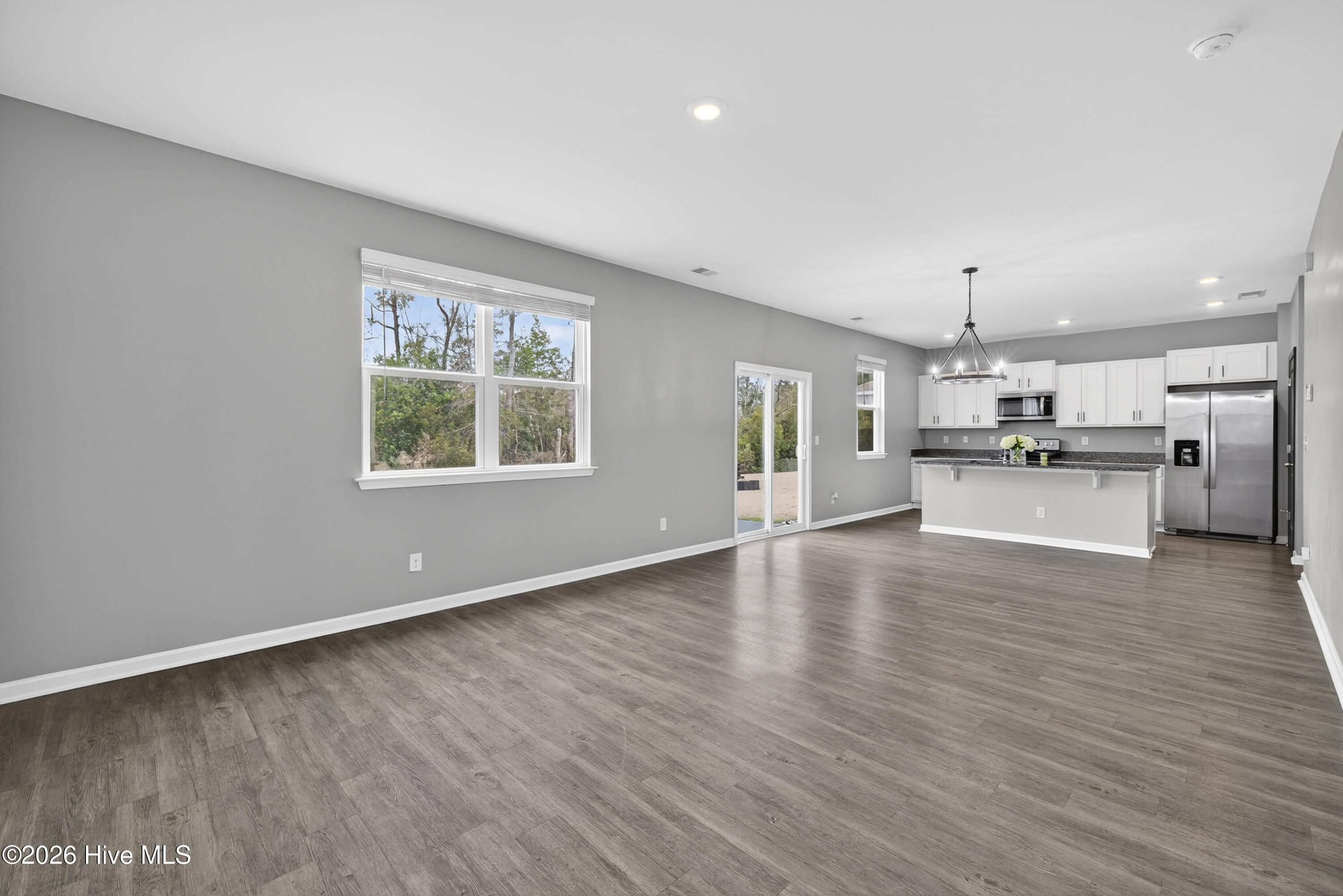 100558263 | Photo 18