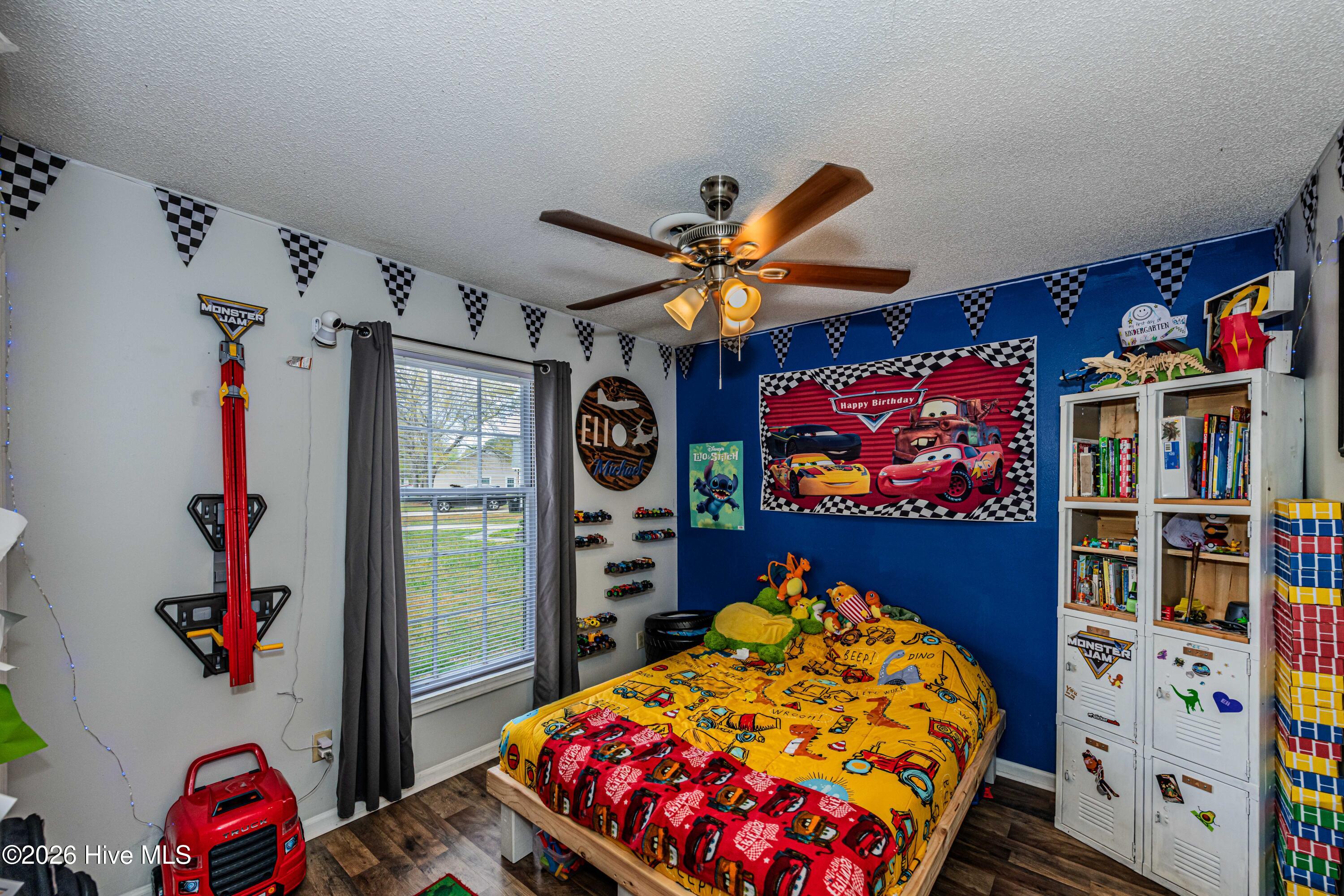 100569074 | Photo 41