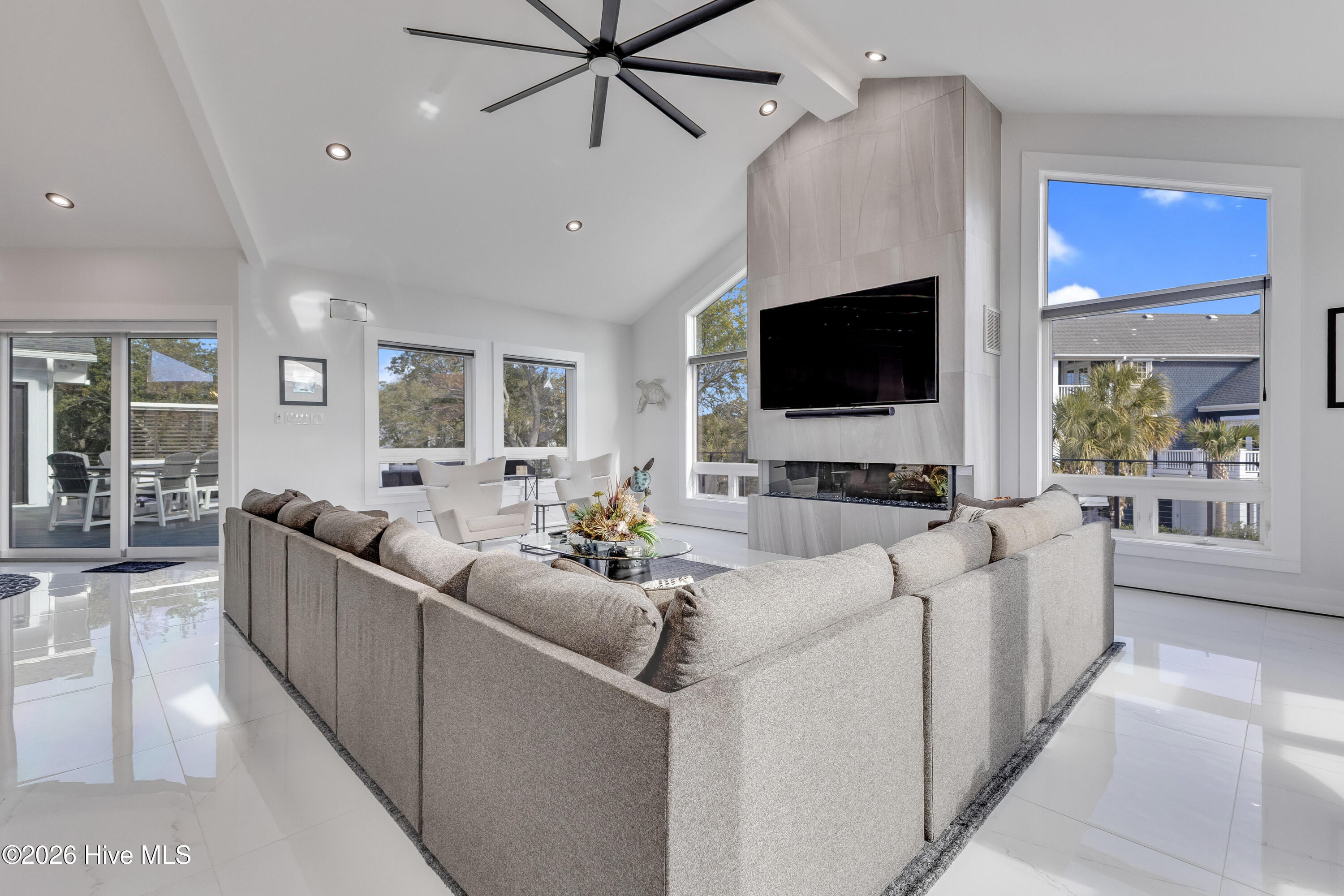 100559856 | Photo 21