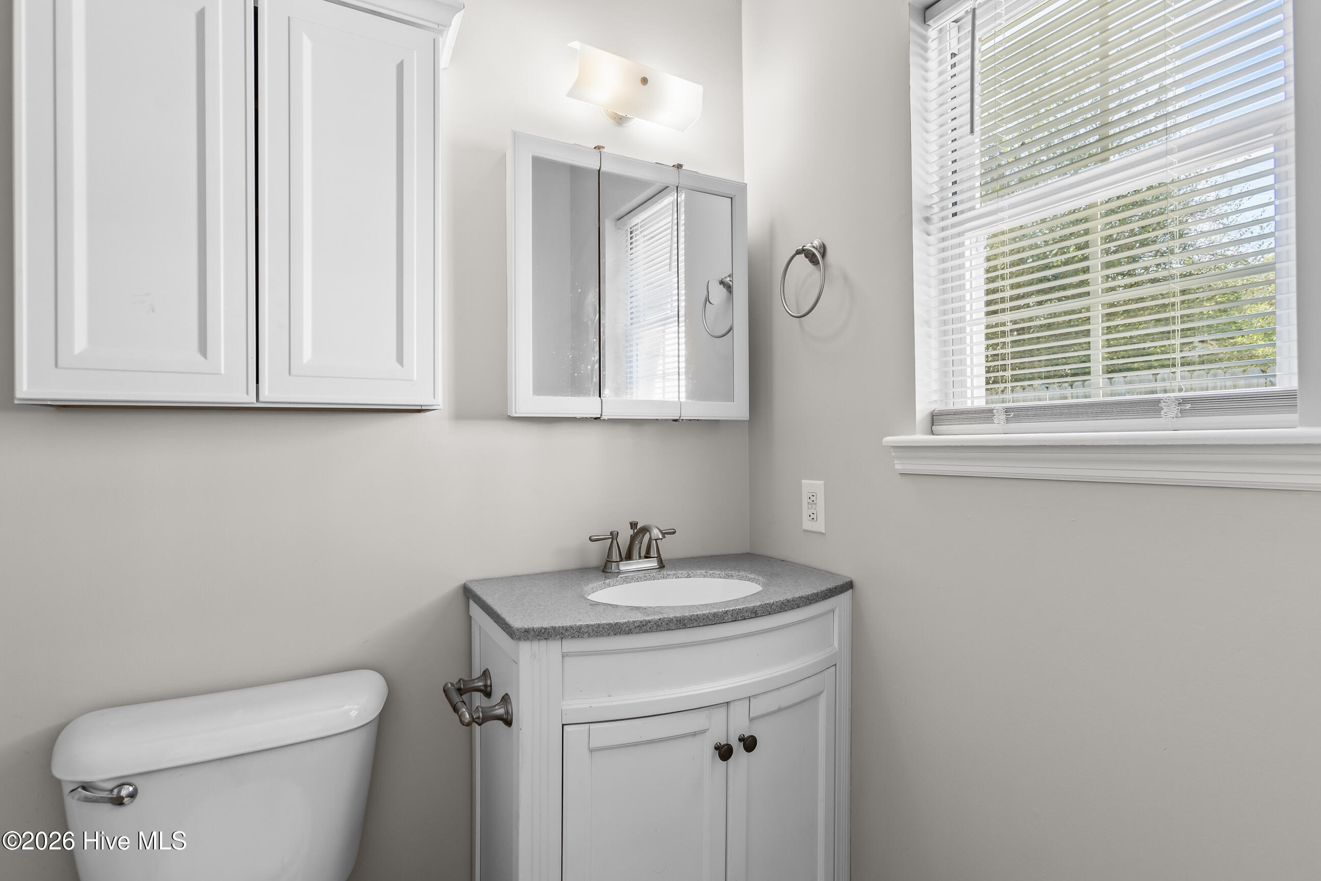 100551907 | Photo 14