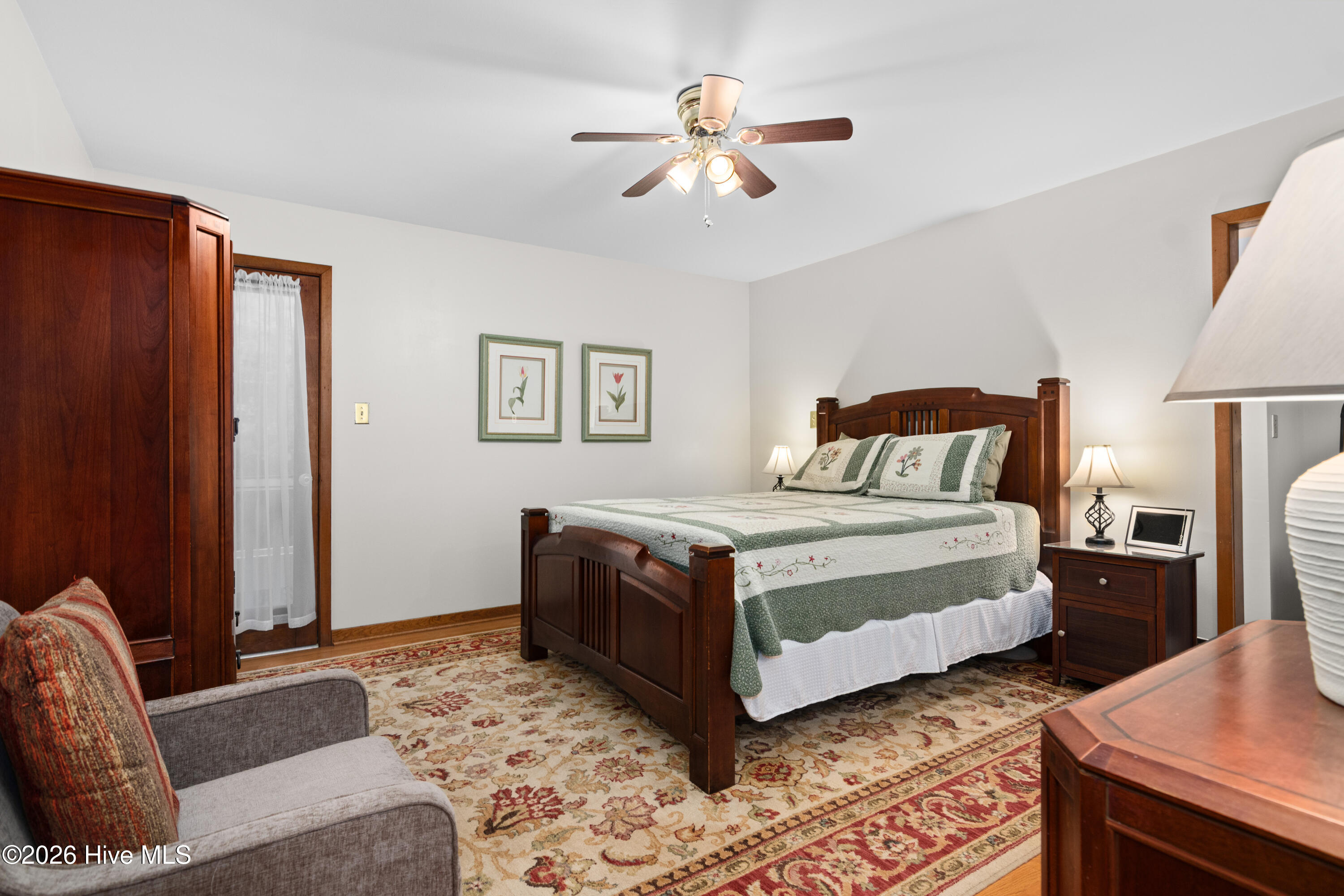 100561617 | Photo 15