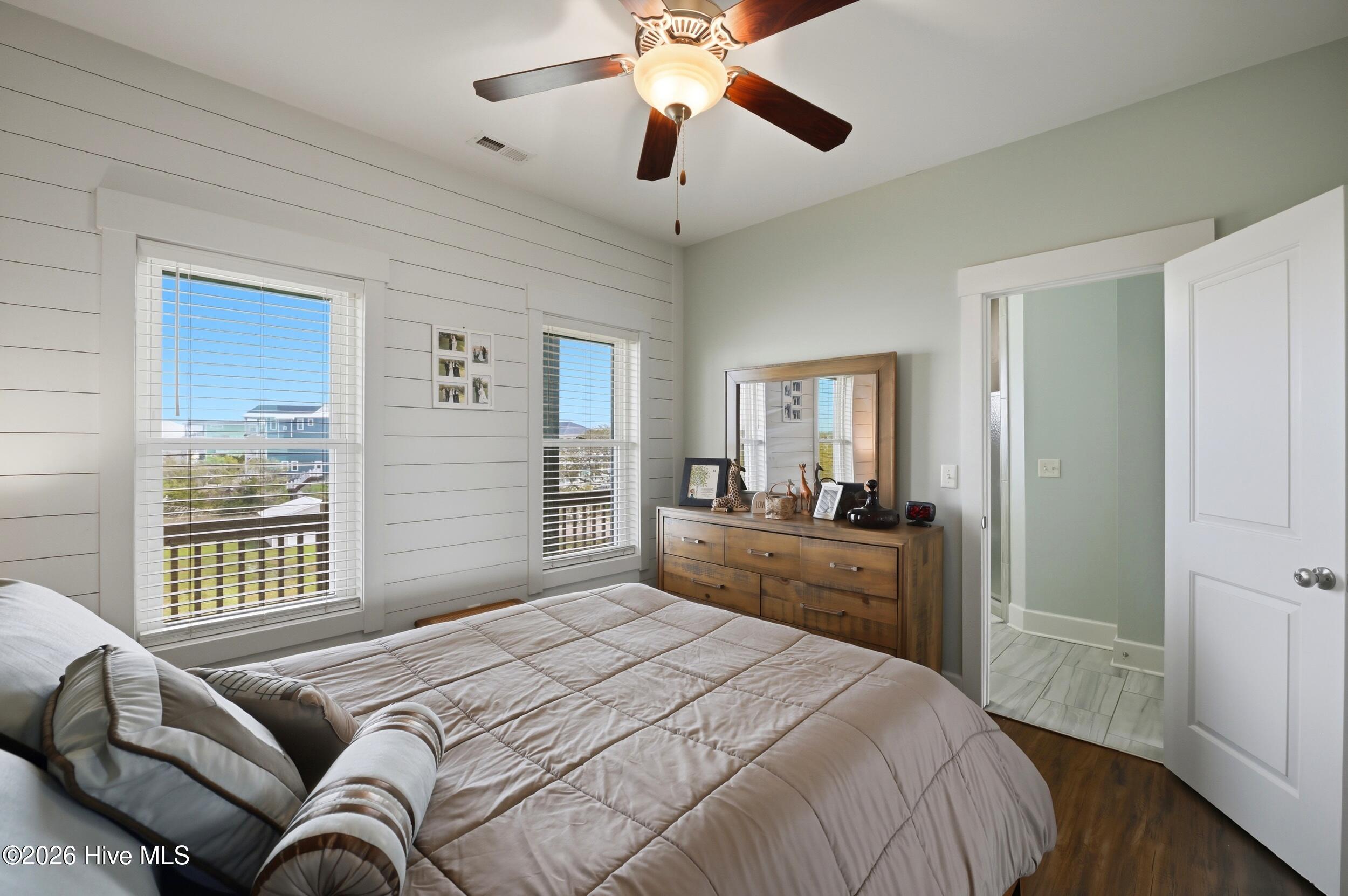 100566113 | Photo 27