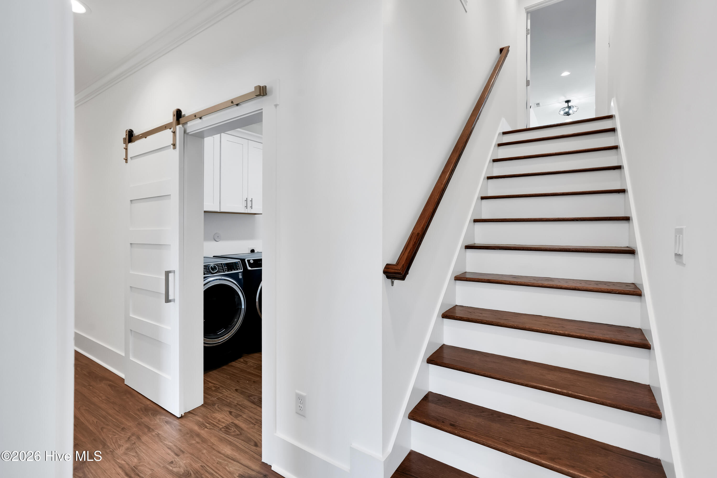 100567914 | Photo 42