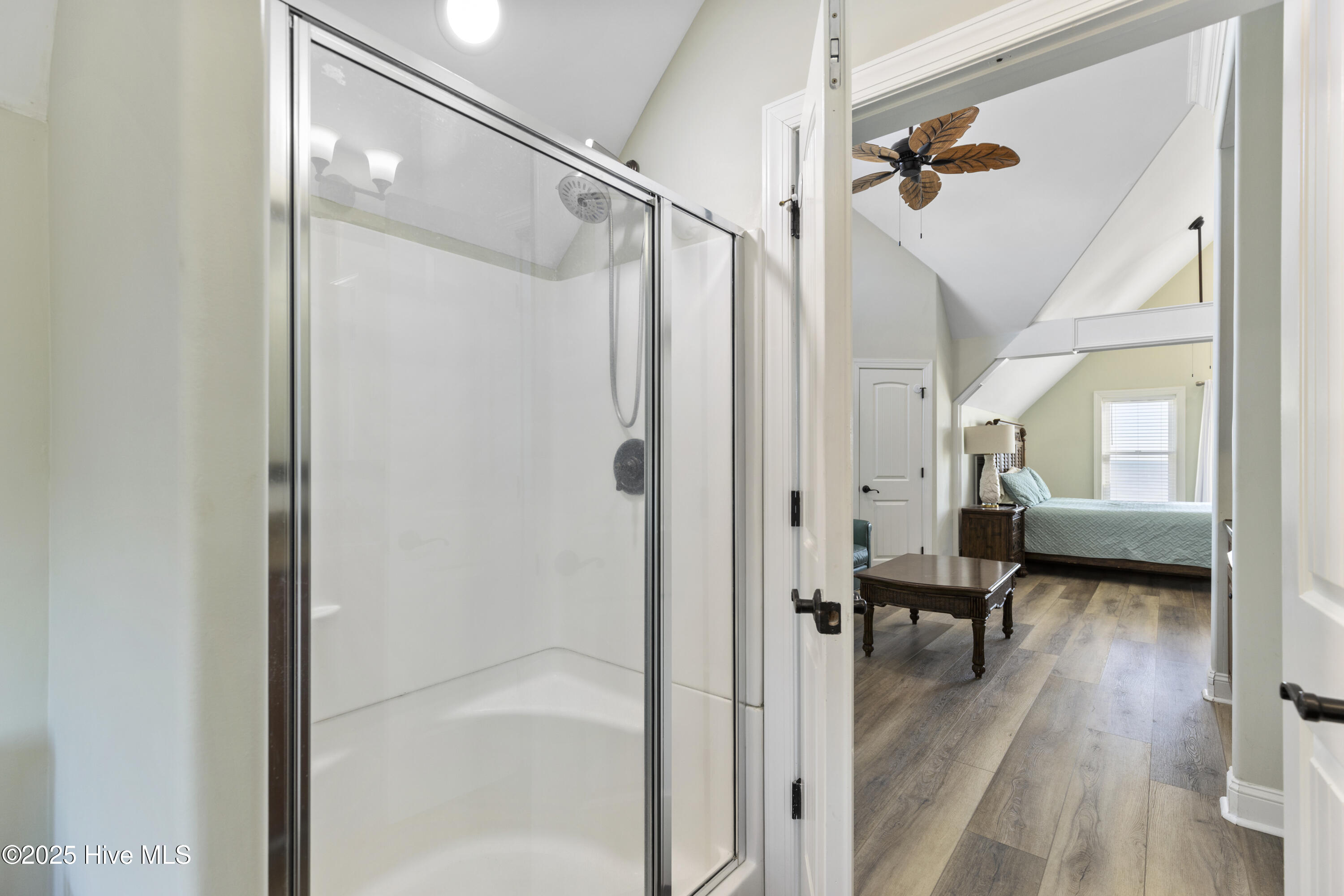 100546411 | Photo 34