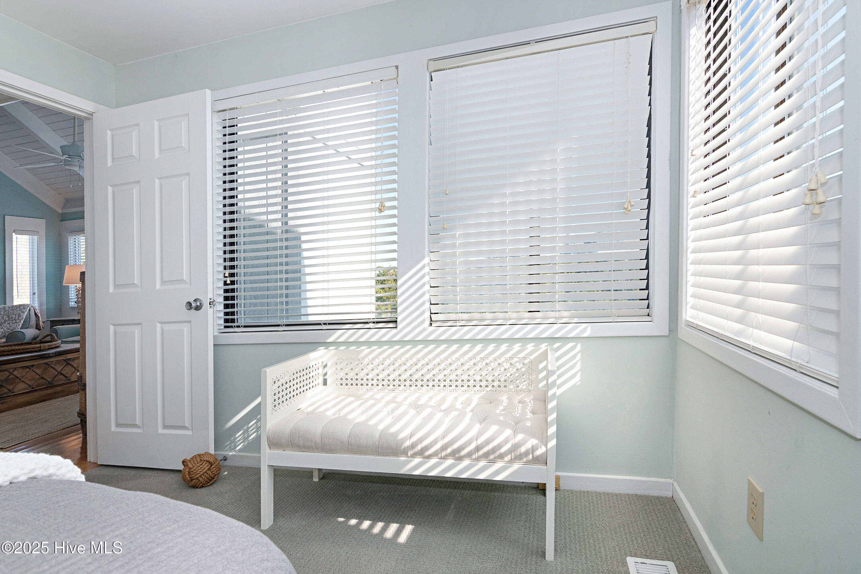 100526215 | Photo 31