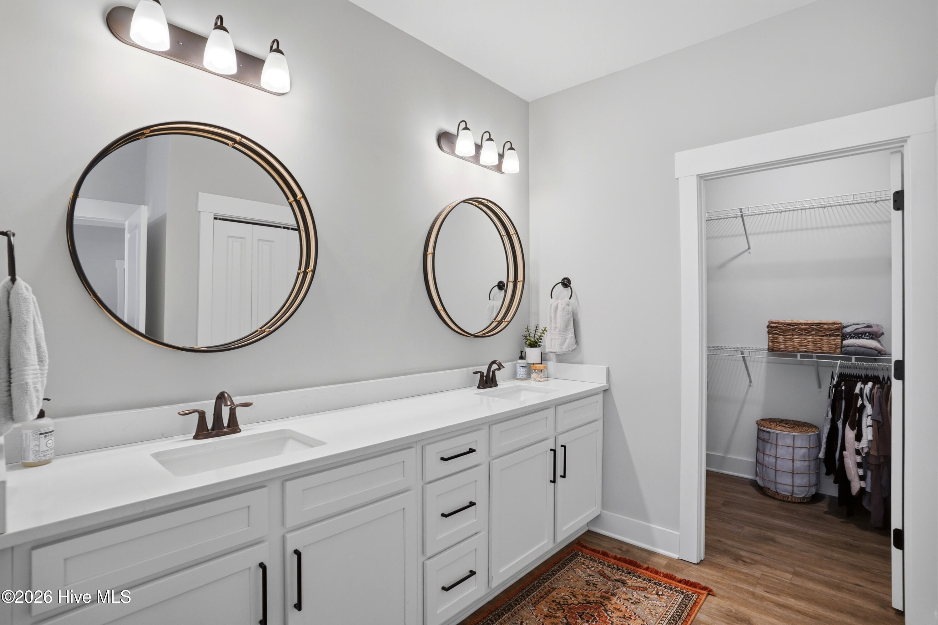 100561504 | Photo 20