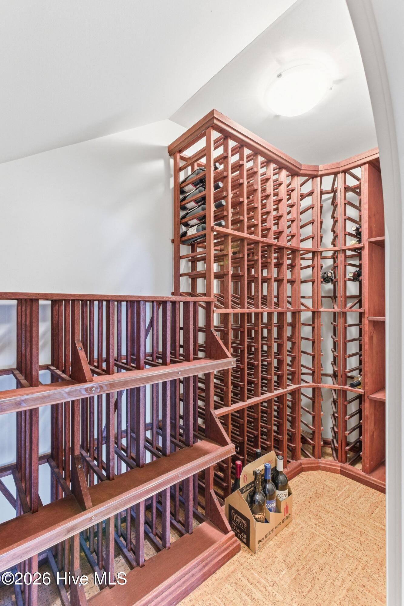 100549710 | Photo 34