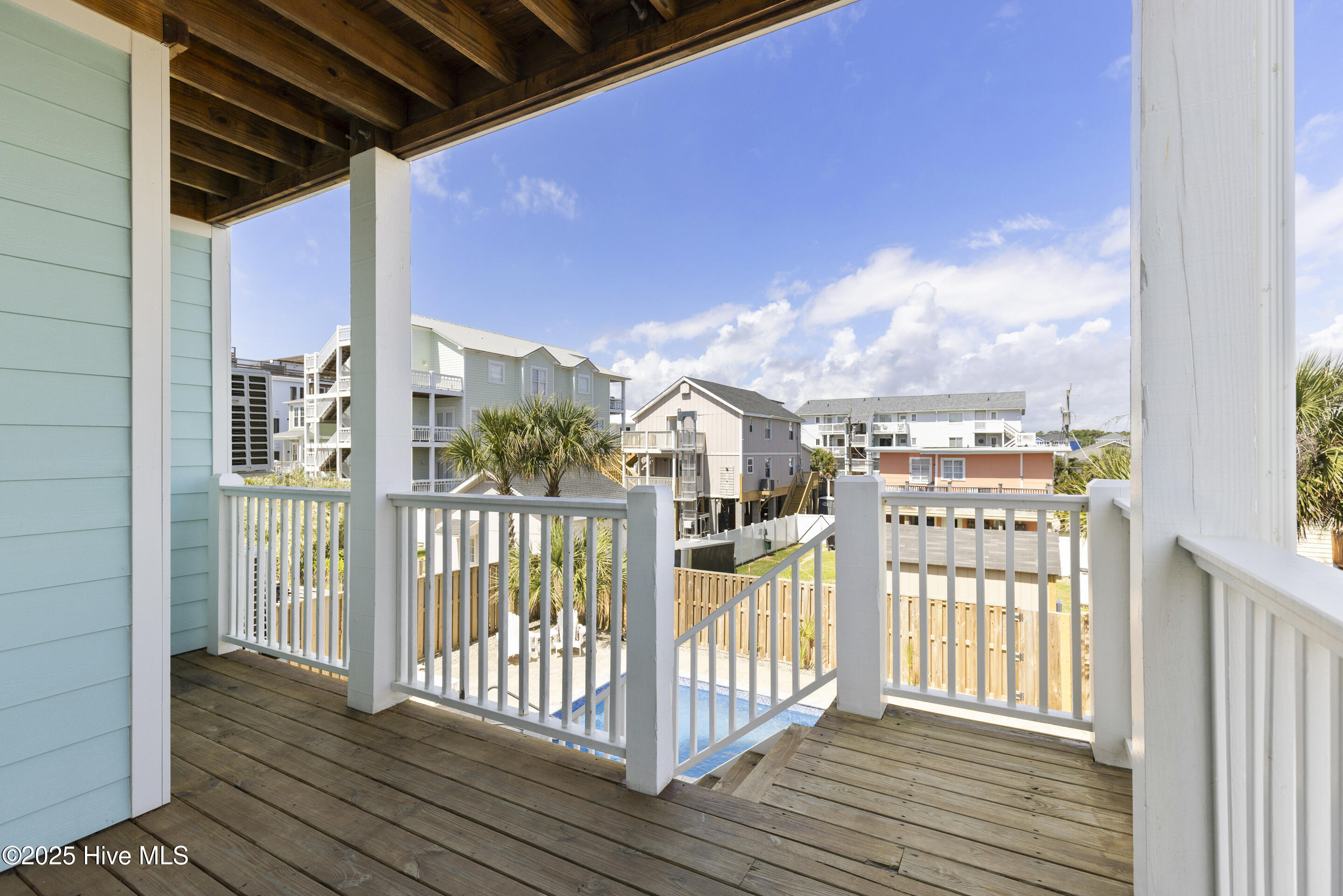 100546284 | Photo 60