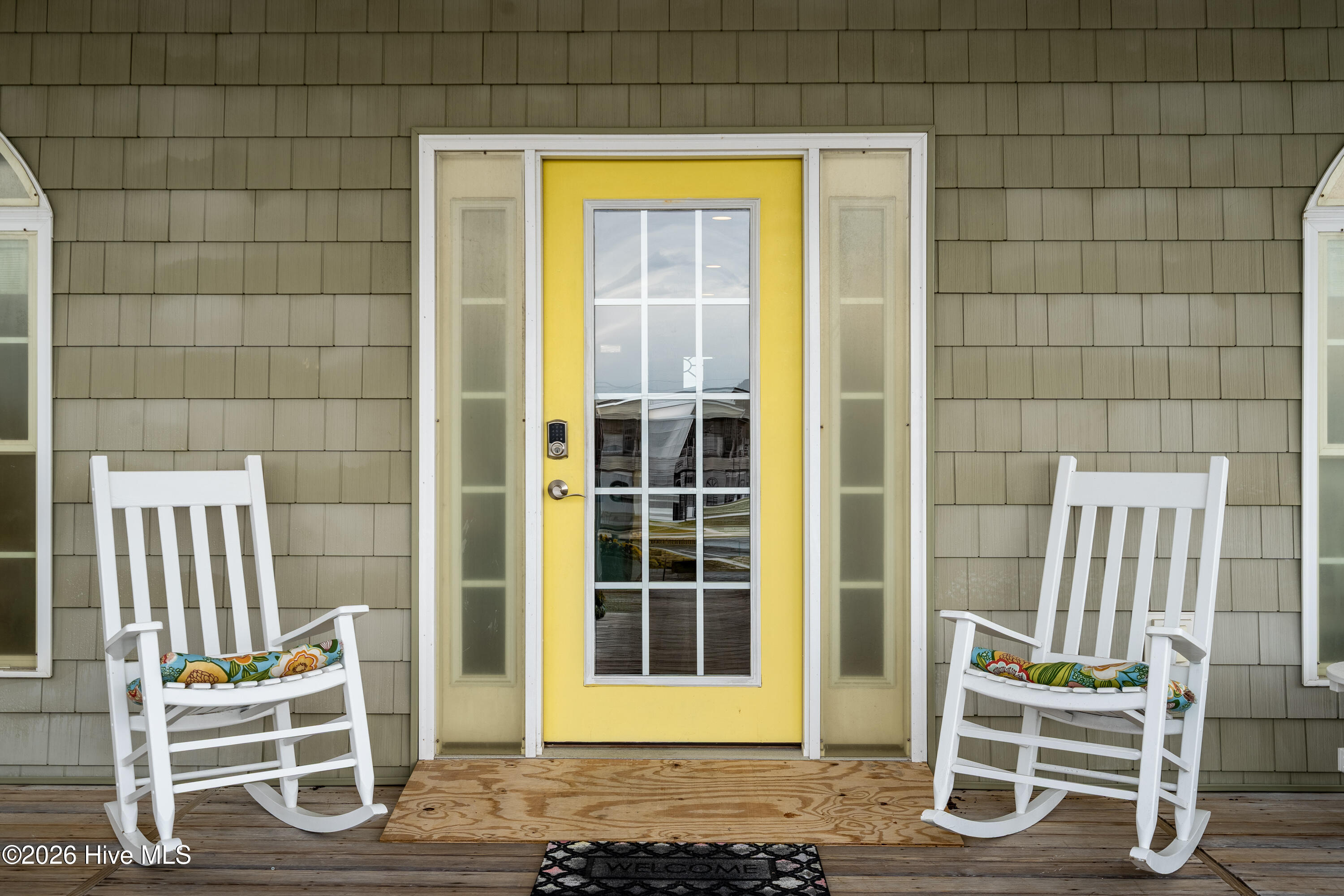 100557318 | Photo 23